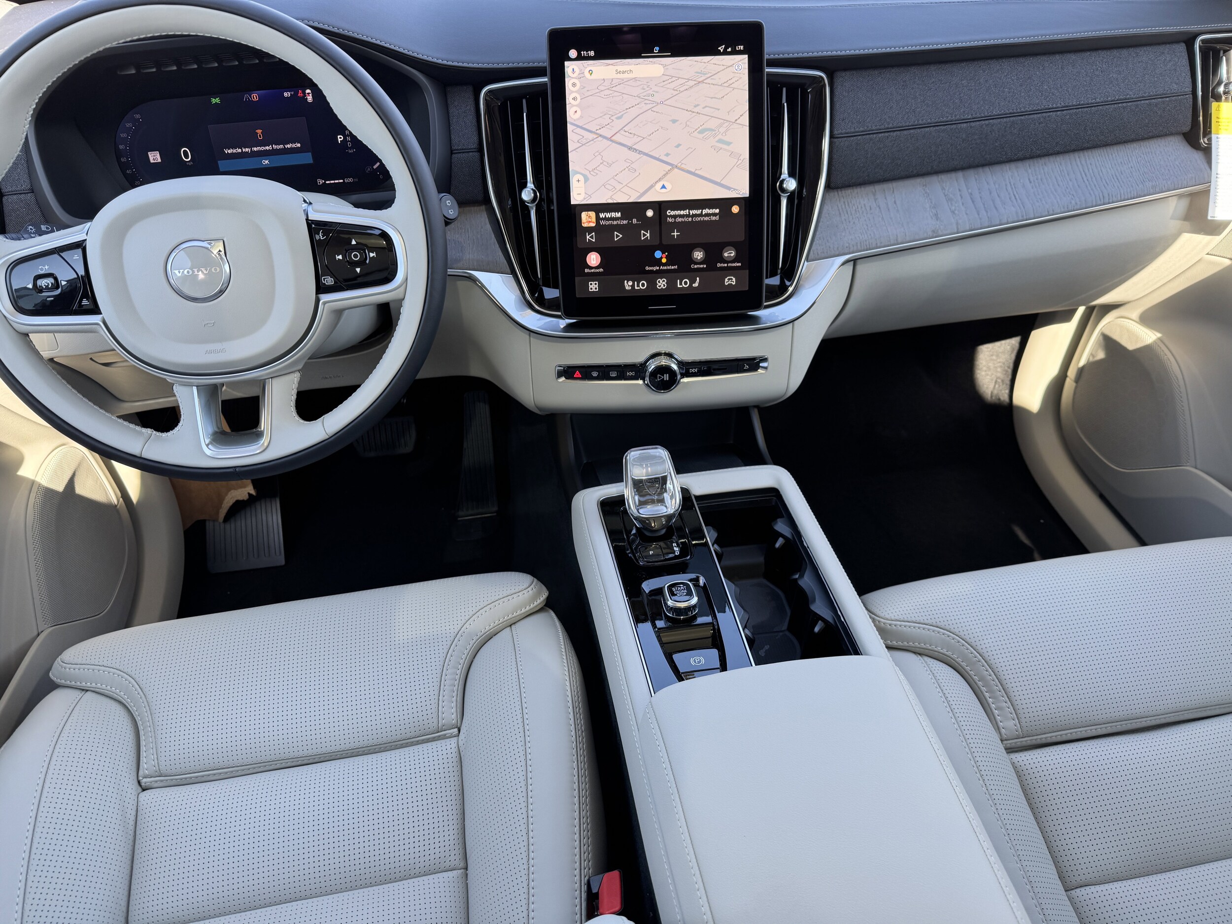 2026 Volvo XC90 Ultra - Photo 16