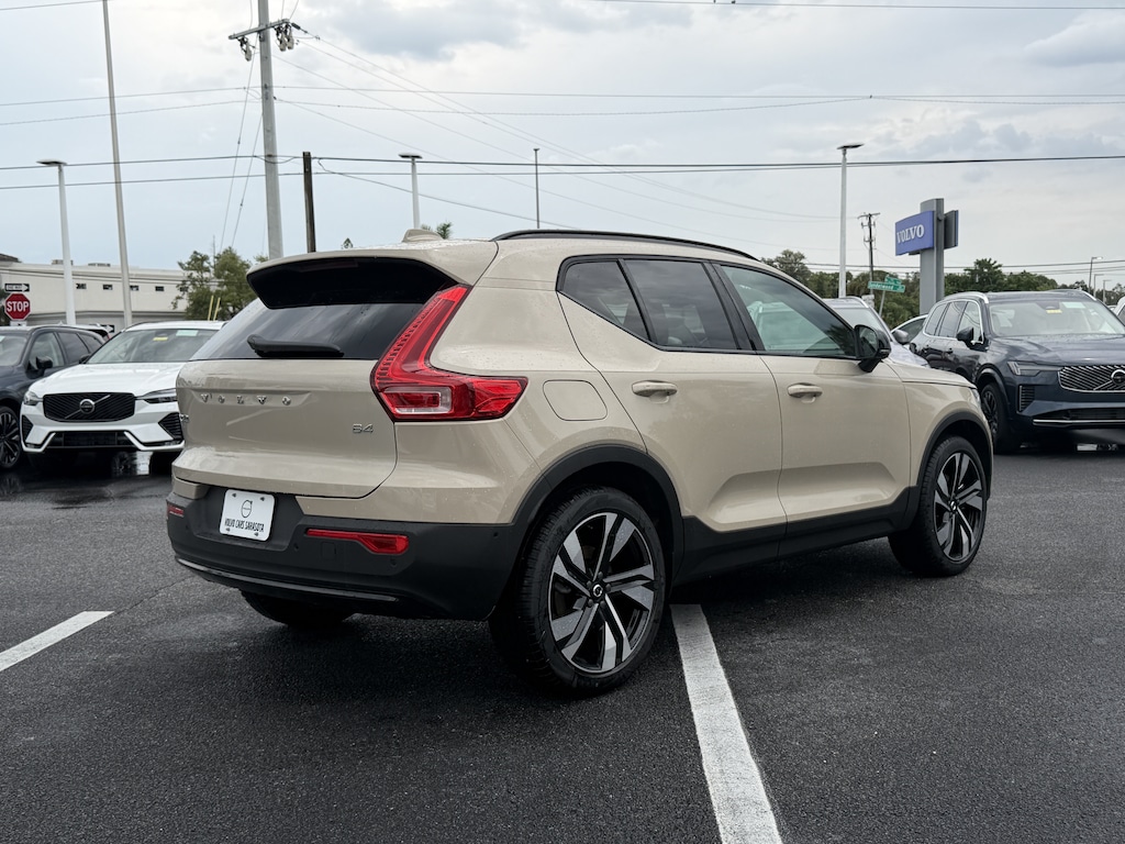 New 2026 Volvo XC40 B4 Plus SUV