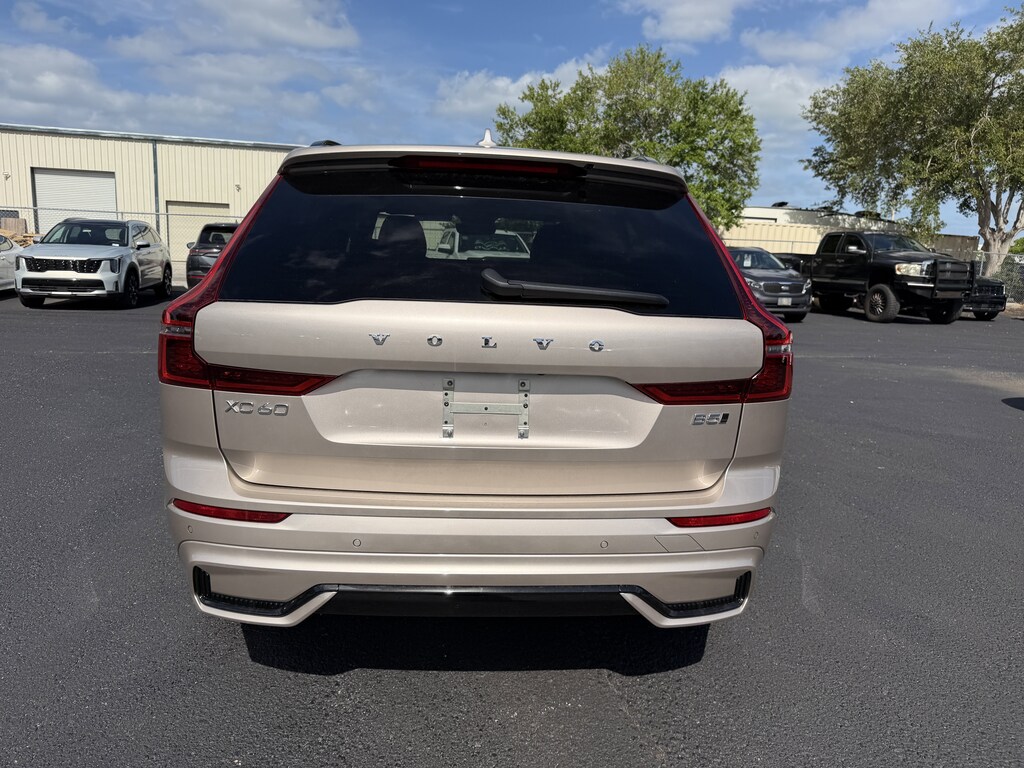 New 2026 Volvo XC60 B5 Plus SUV