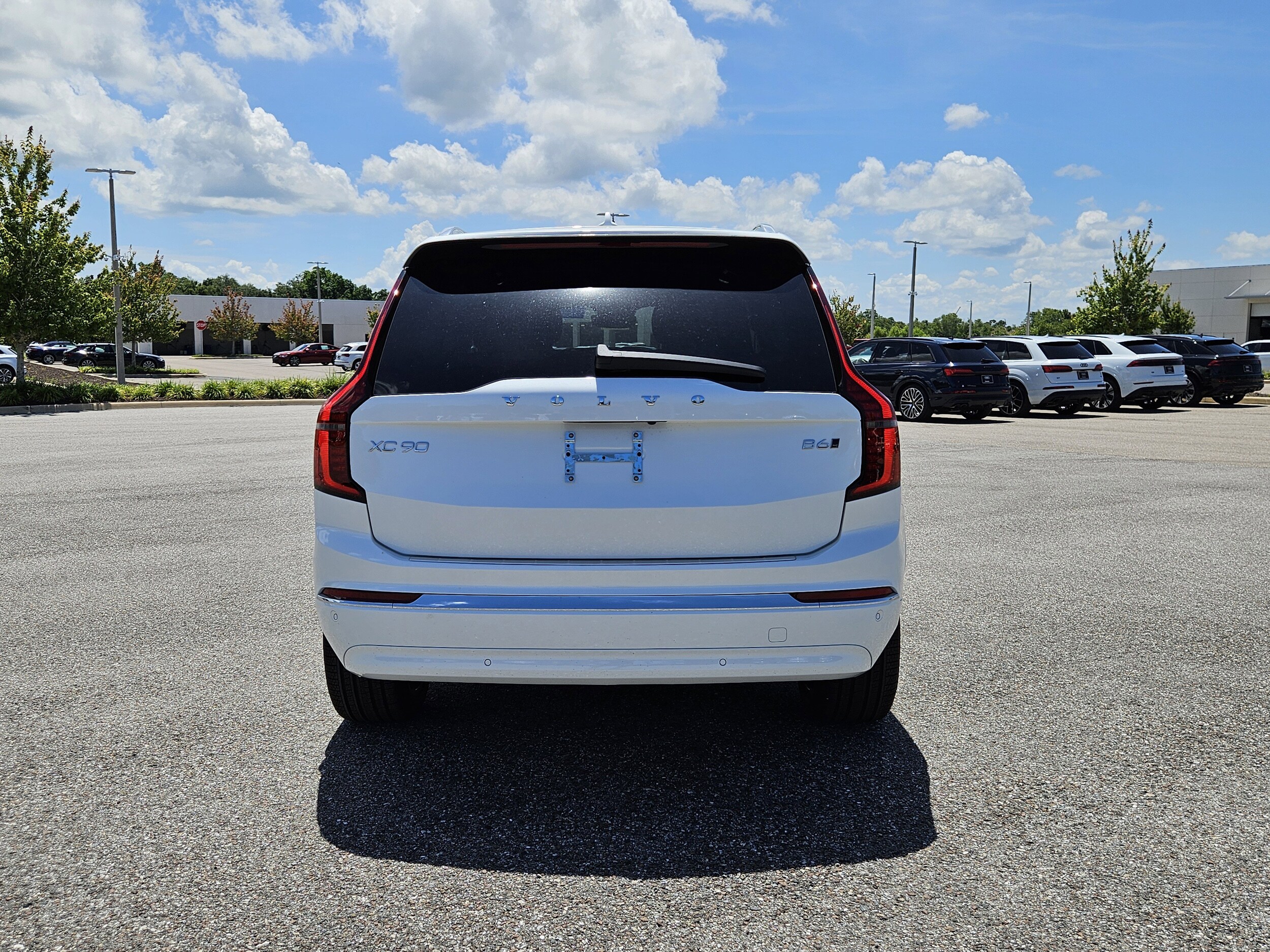 2026 Volvo XC90 Plus - Photo 6