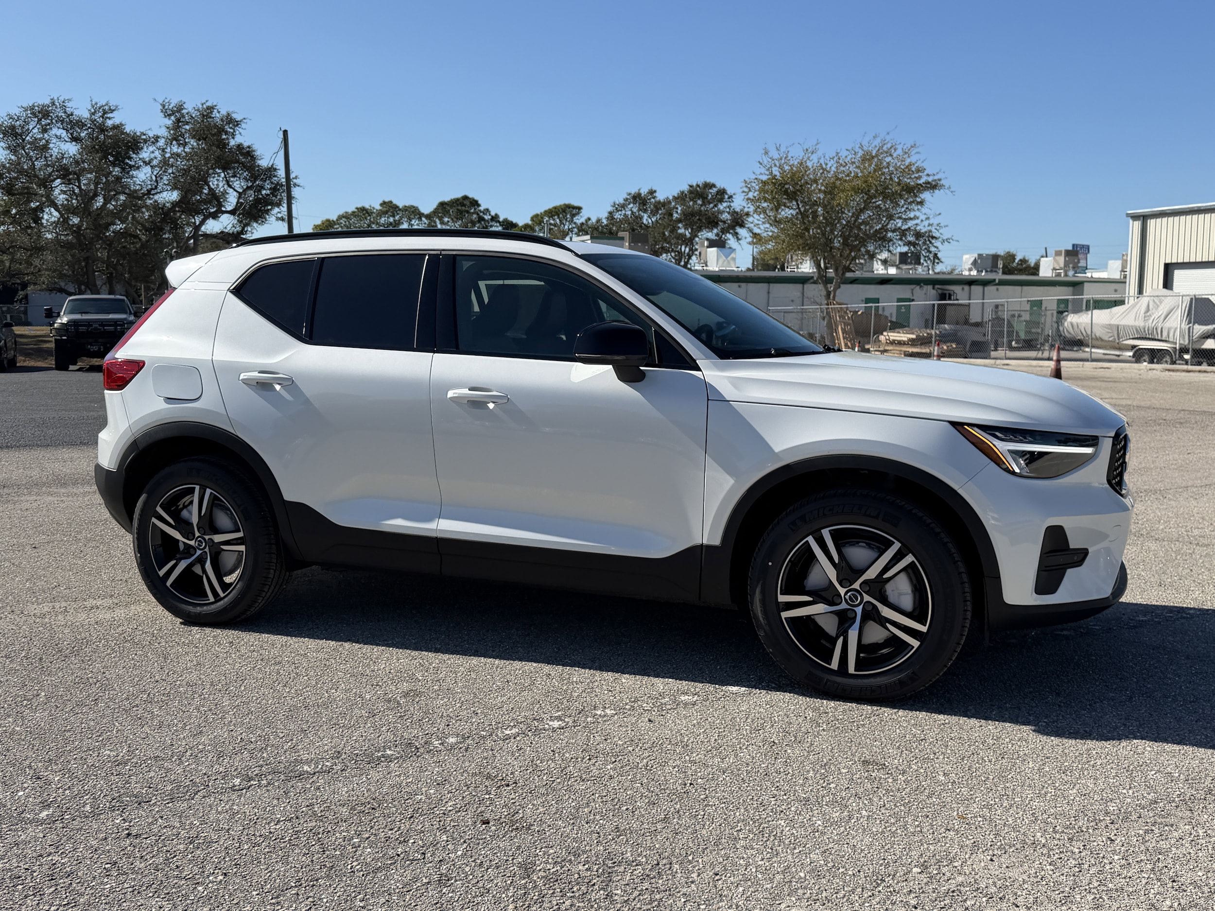 2026 Volvo XC40 B5 Core Dark AWD's photo
