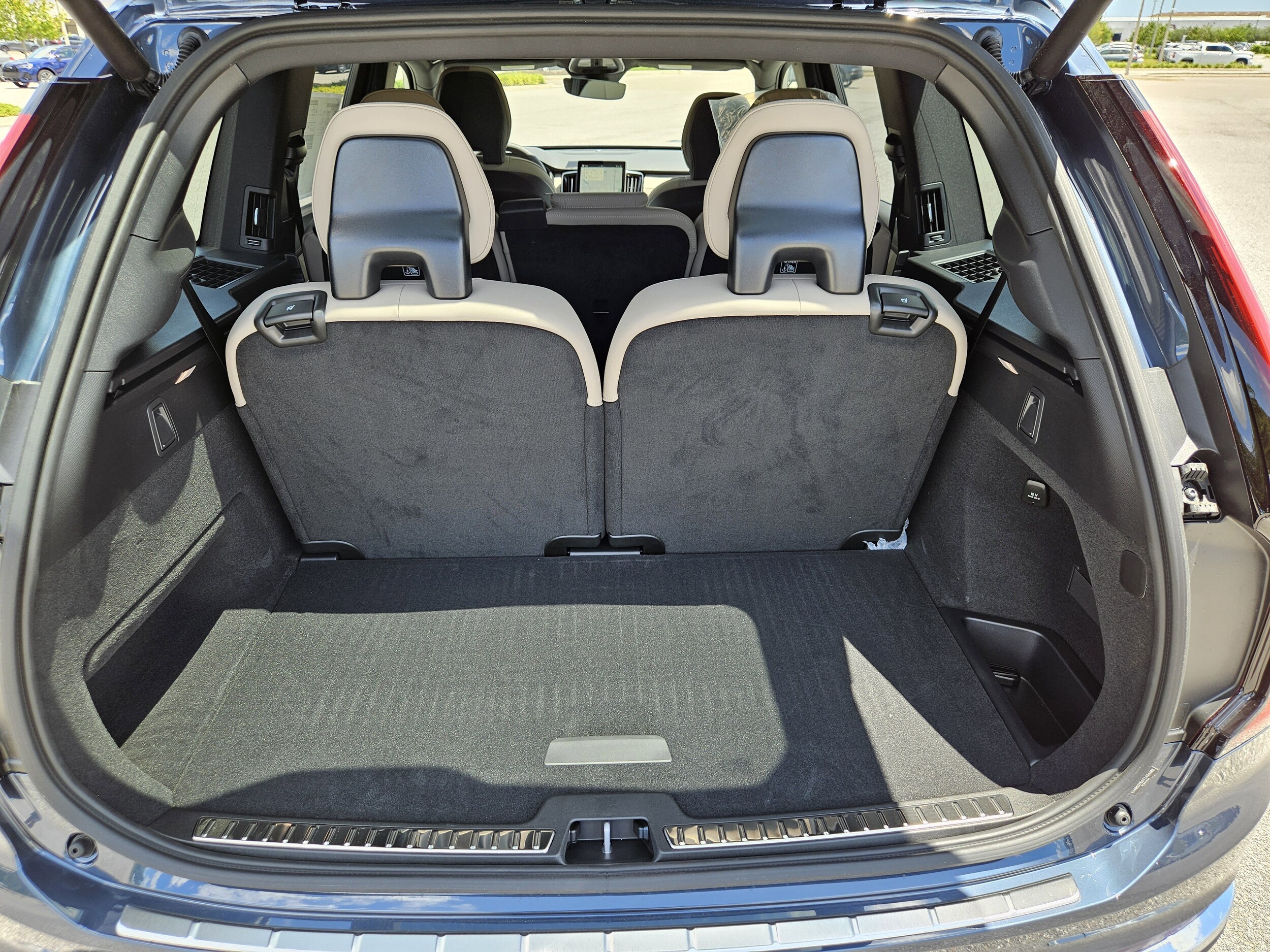 2026 Volvo XC90 Plus - Photo 12