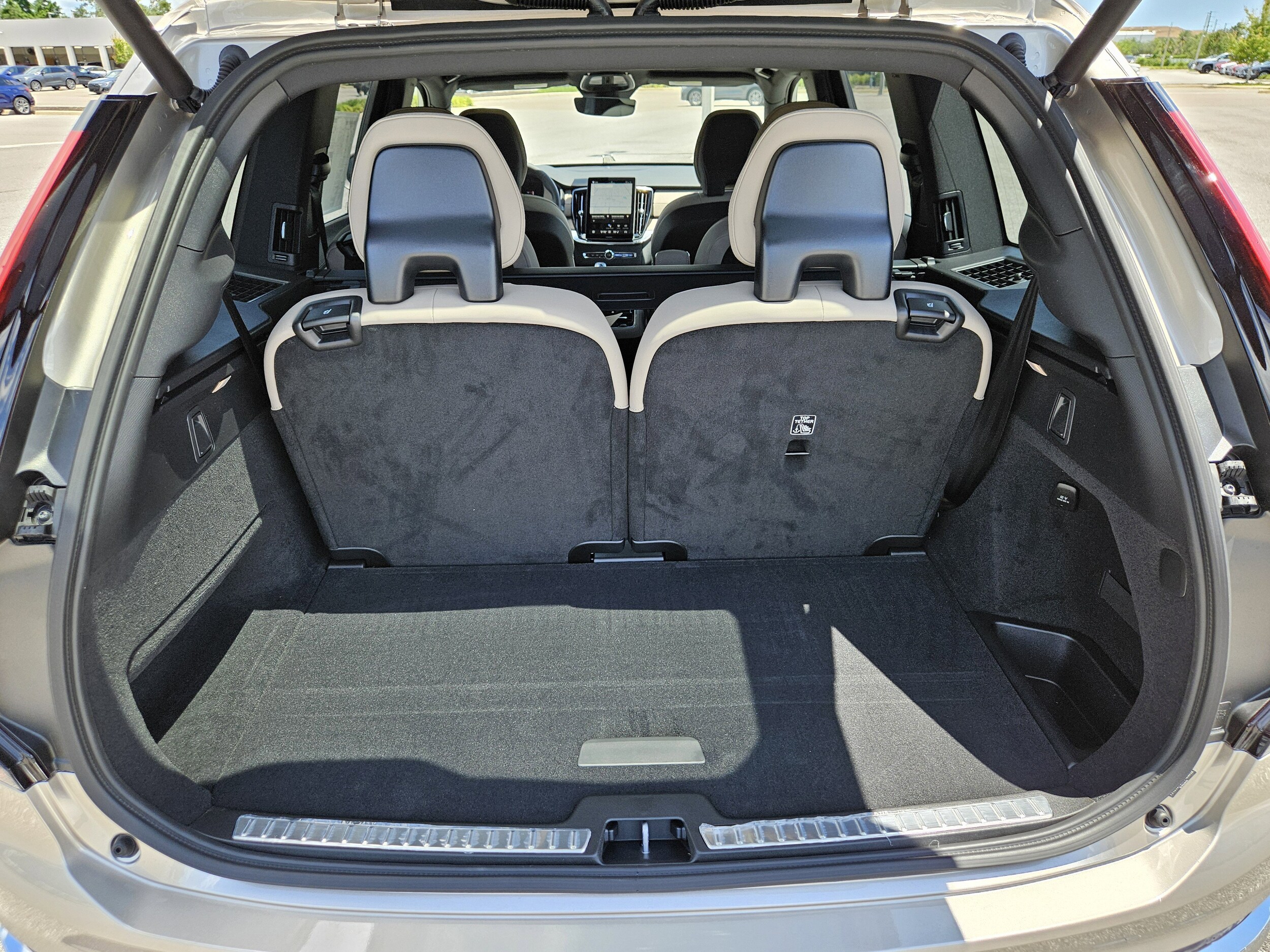 2026 Volvo XC90 Plus - Photo 12