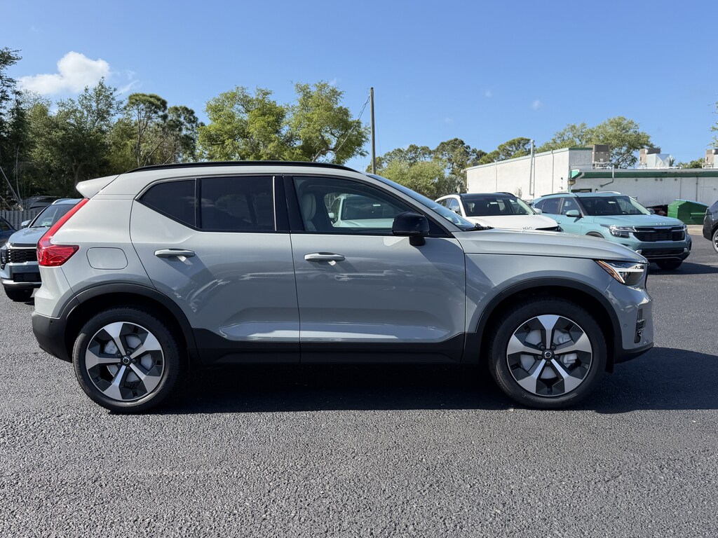 New 2026 Volvo XC40 B5 Plus SUV