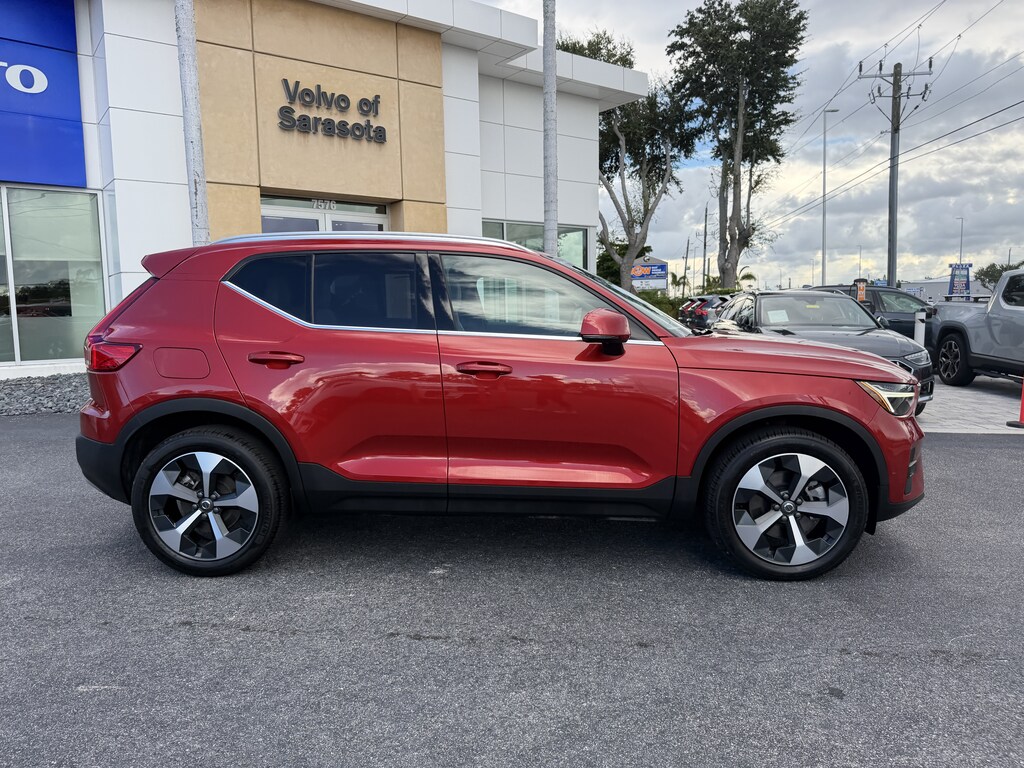 Used 2024 Volvo XC40 B5 Plus Bright Theme SUV