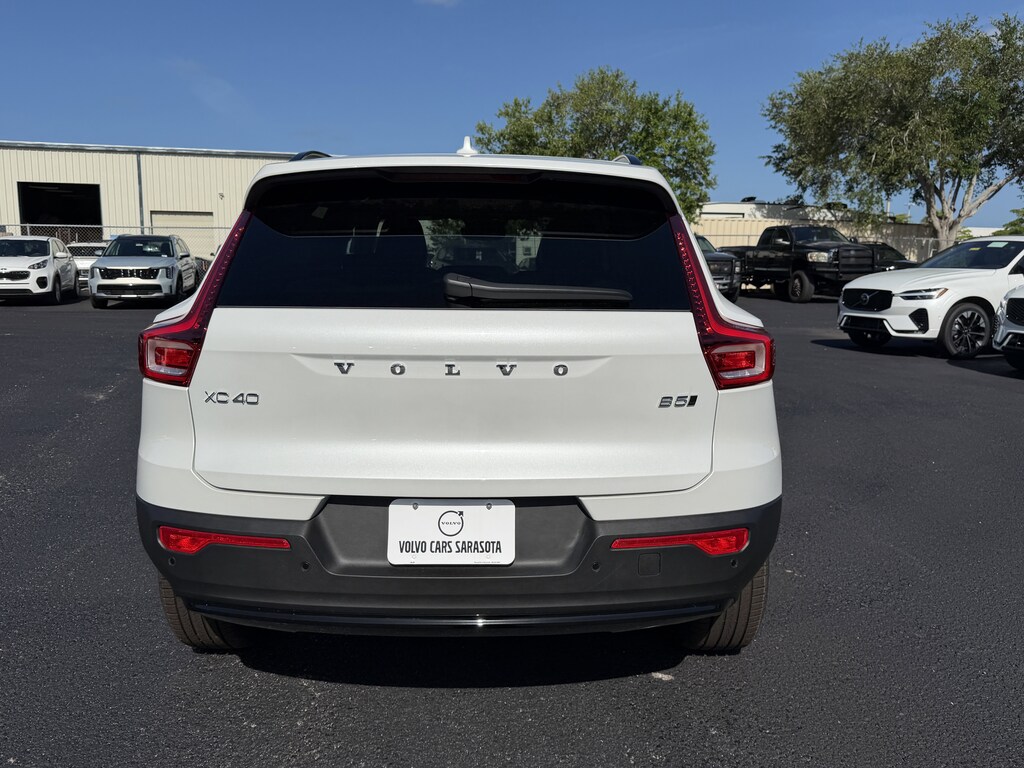 New 2026 Volvo XC40 B5 Ultra SUV