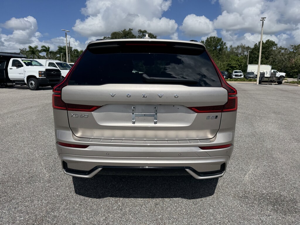 New 2026 Volvo XC60 B5 Plus SUV