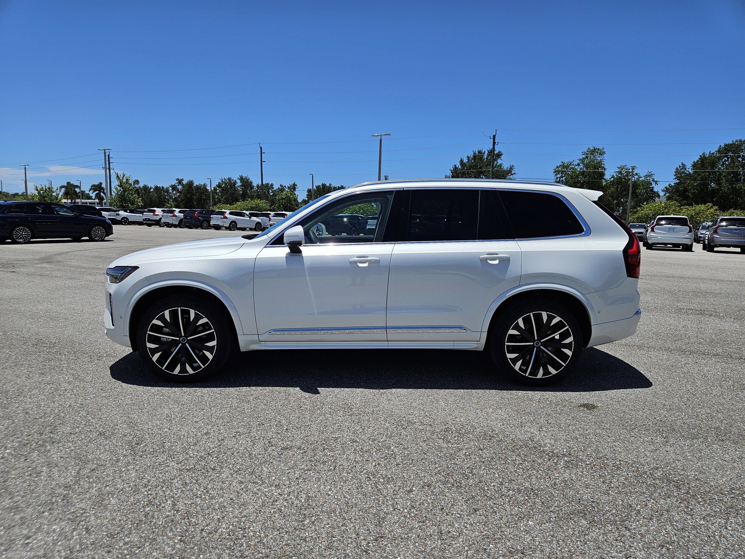 2026 Volvo XC90 photo 4