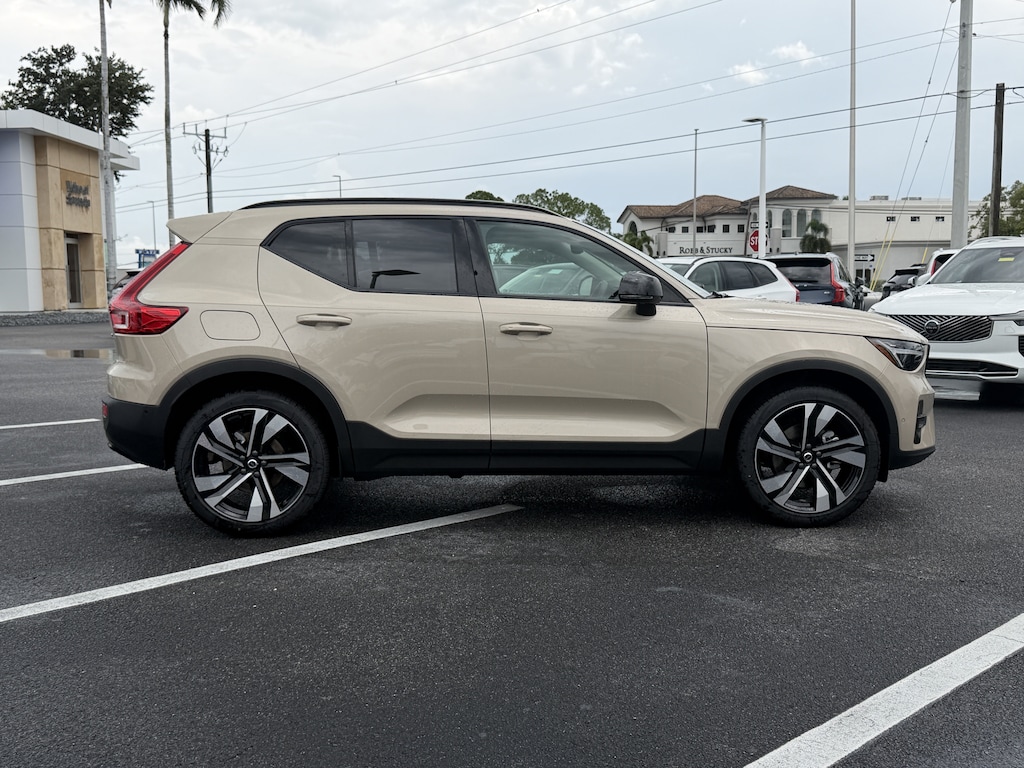 New 2026 Volvo XC40 B4 Plus SUV