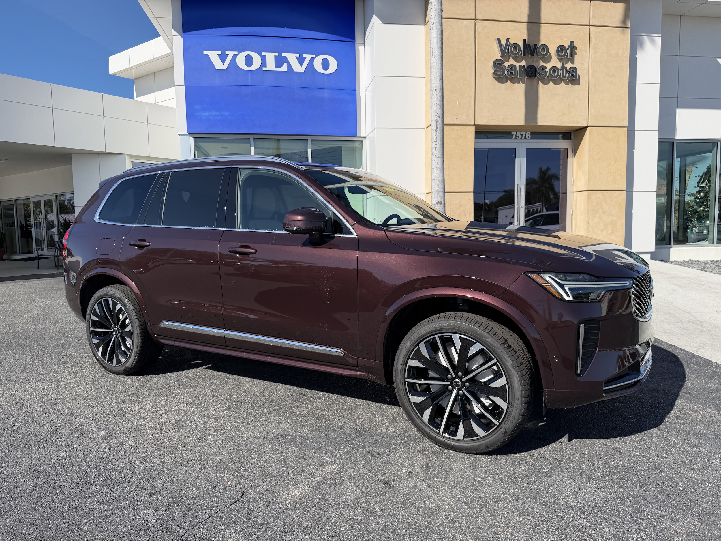 2026 Volvo XC90 Plus's photo