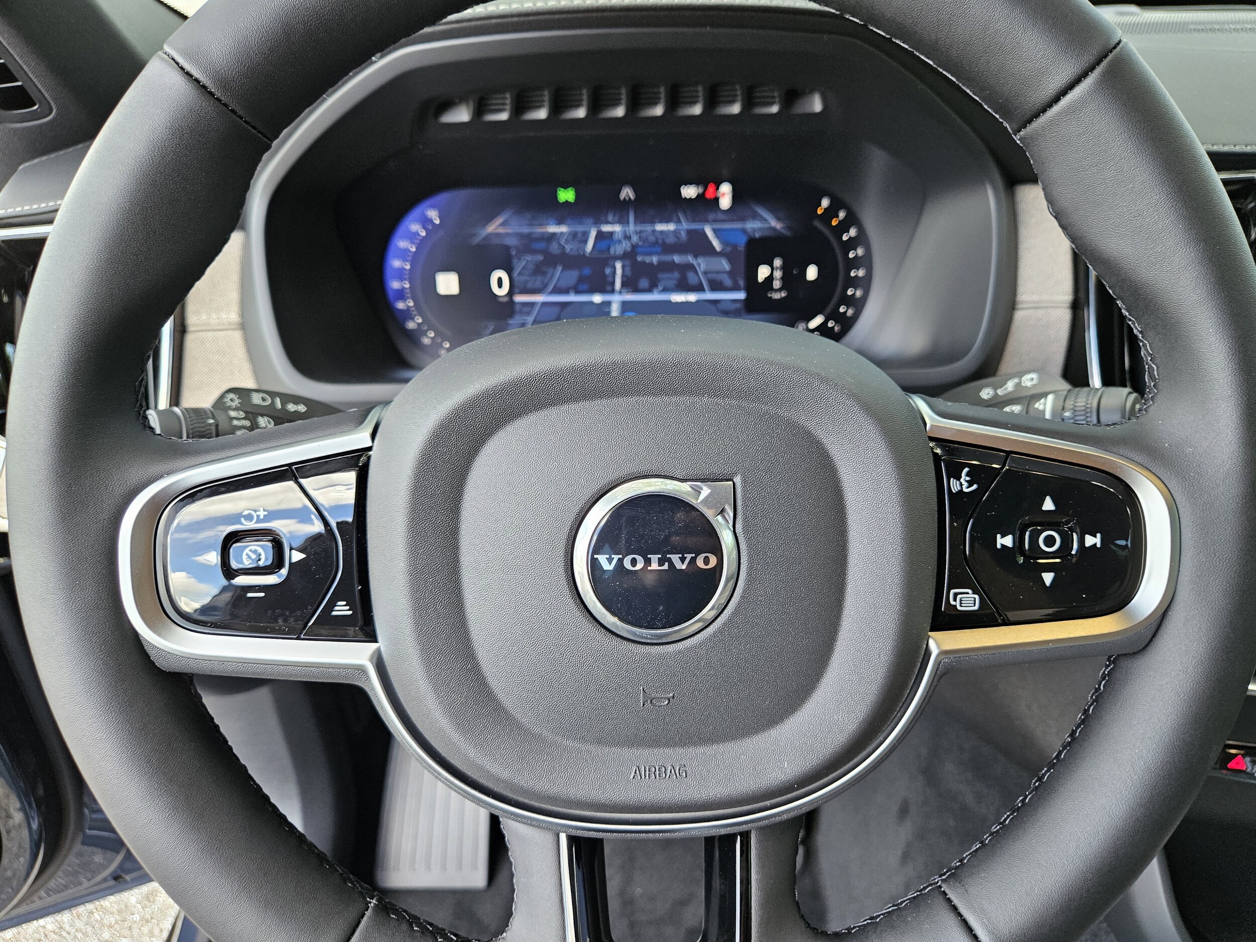 2026 Volvo XC90 Plus - Photo 35
