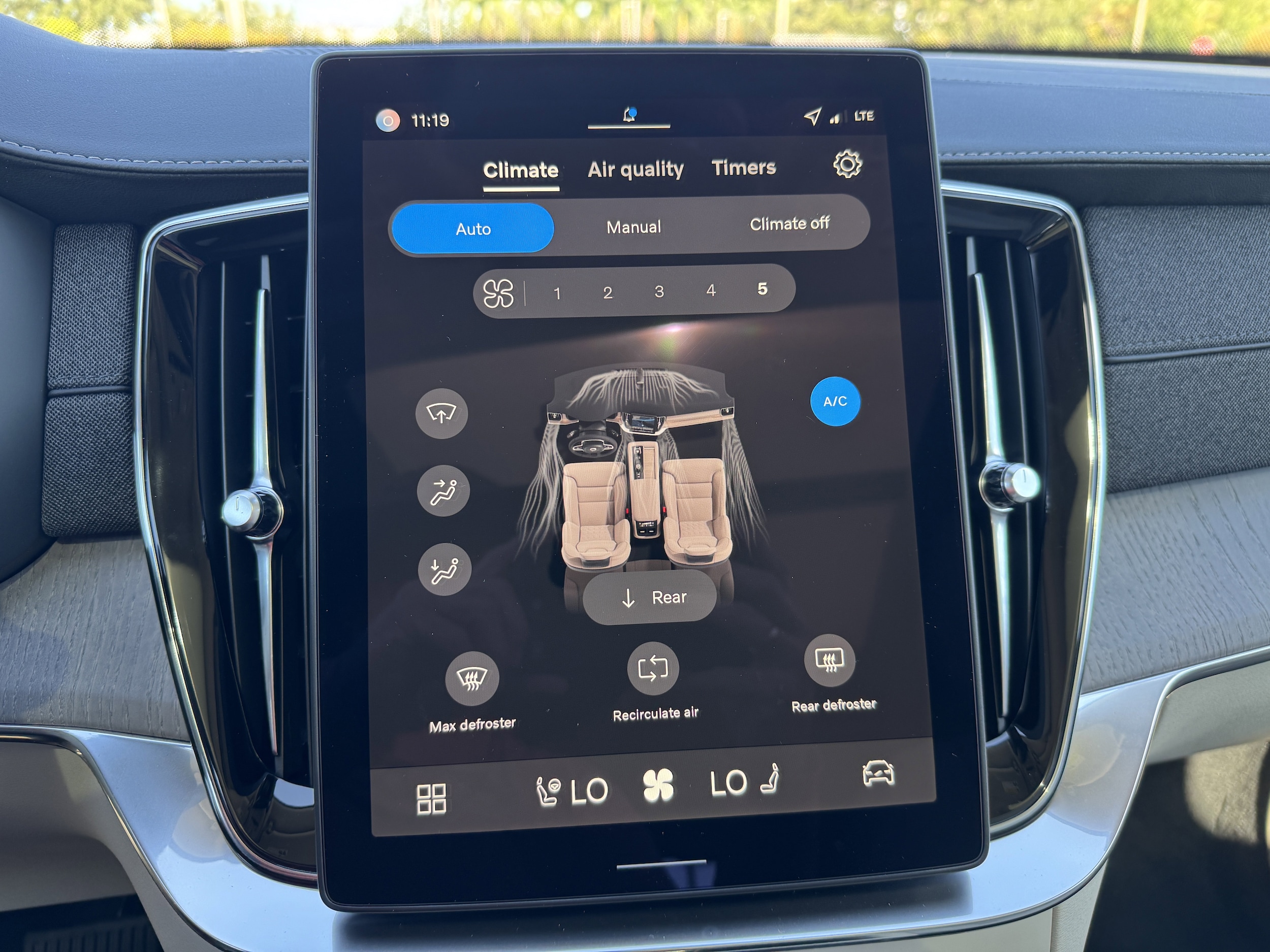 2026 Volvo XC90 Ultra - Photo 25