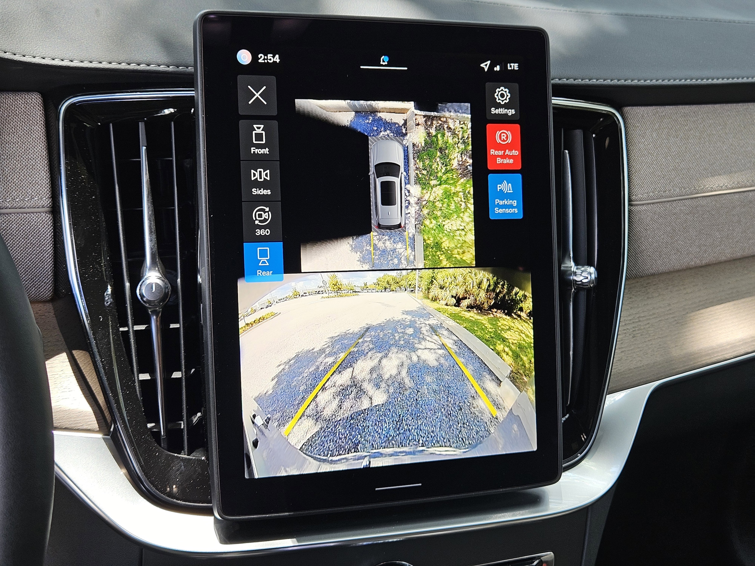 2026 Volvo XC90 Plus - Photo 28