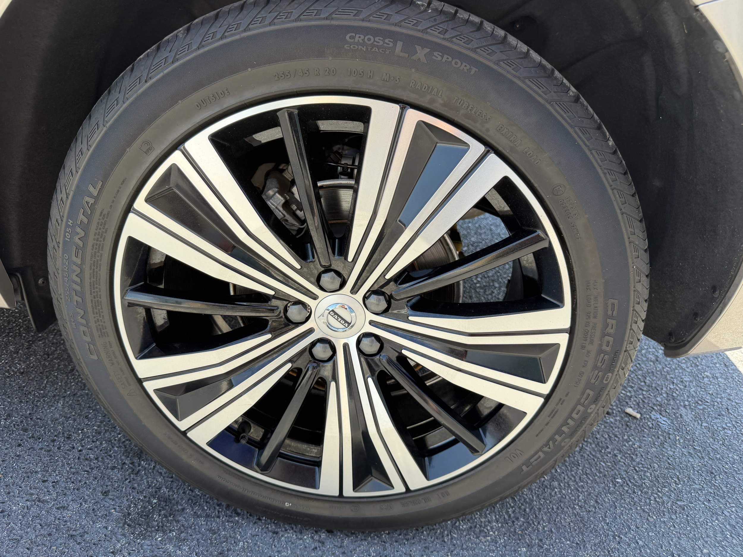 2023 Volvo XC60 Plus - Photo 32