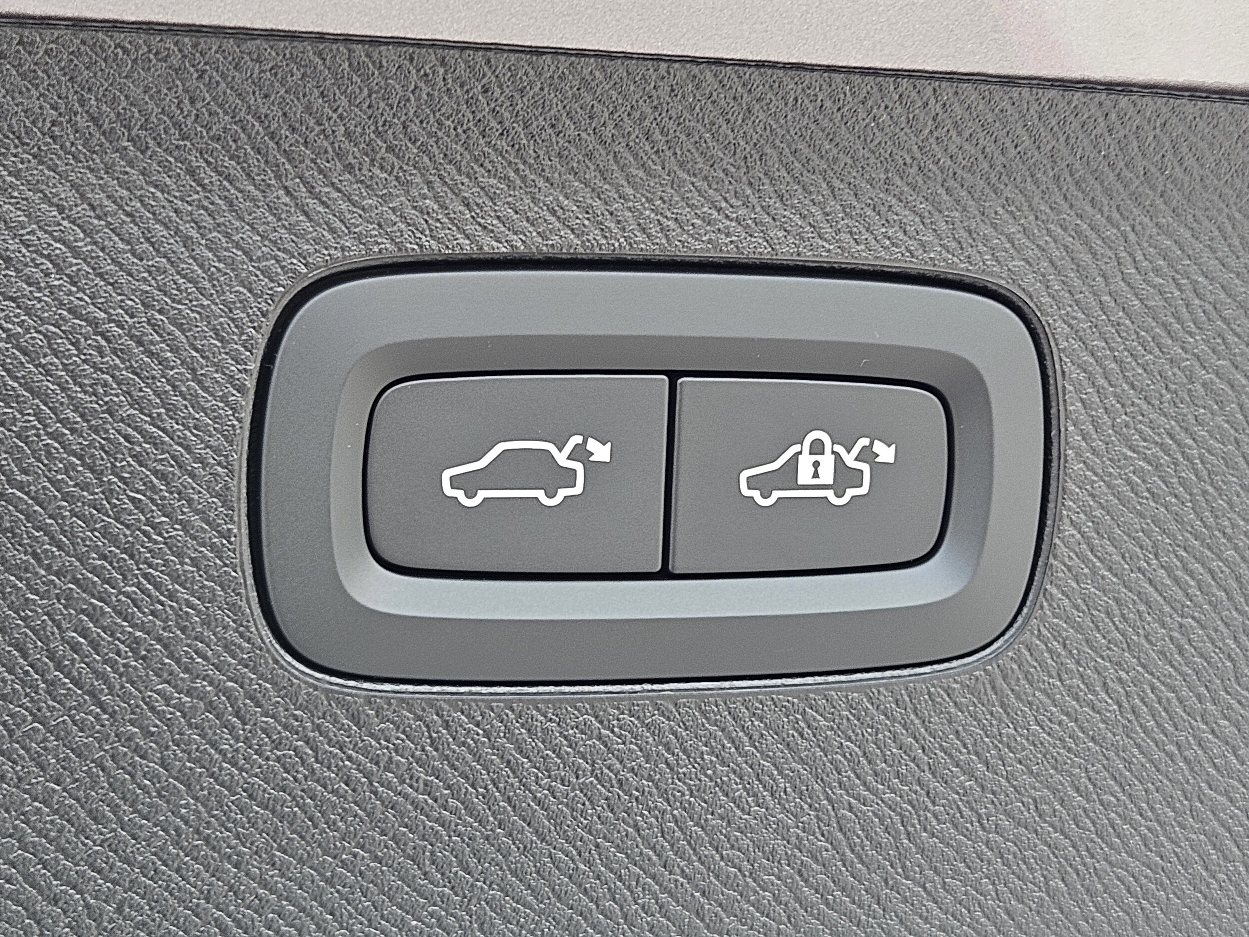 2026 Volvo XC90 Plus - Photo 13
