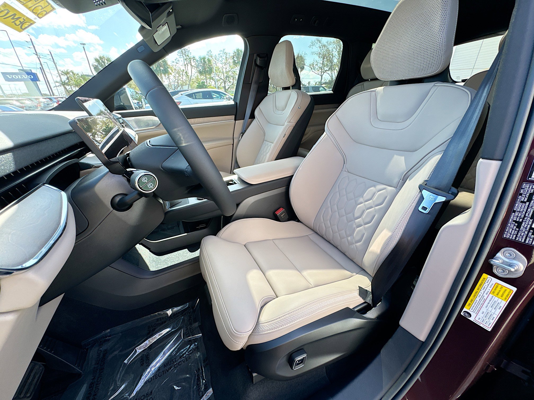 2025 Volvo EX90 Twin Motor Performance Ultra photo 2