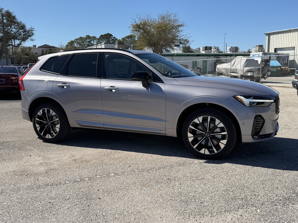 New 2026 Volvo XC60 B5 Plus SUV