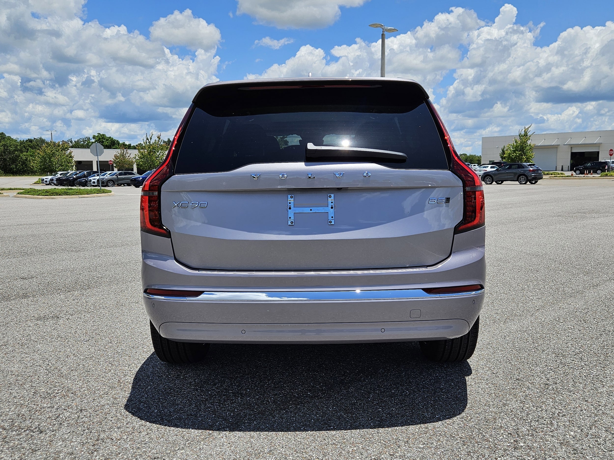 2026 Volvo XC90 Plus - Photo 6