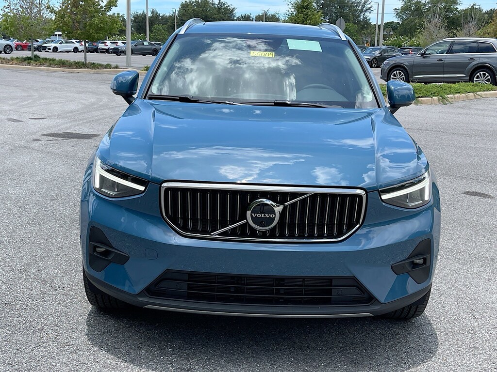 New 2025 Volvo XC40 B5 Plus Bright Theme SUV For Sale/Lease Sarasota FL