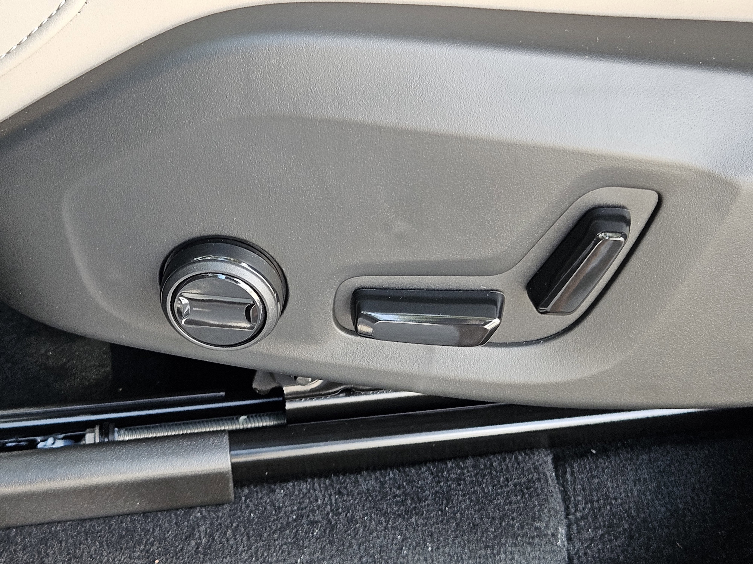 2026 Volvo XC90 Plus - Photo 24
