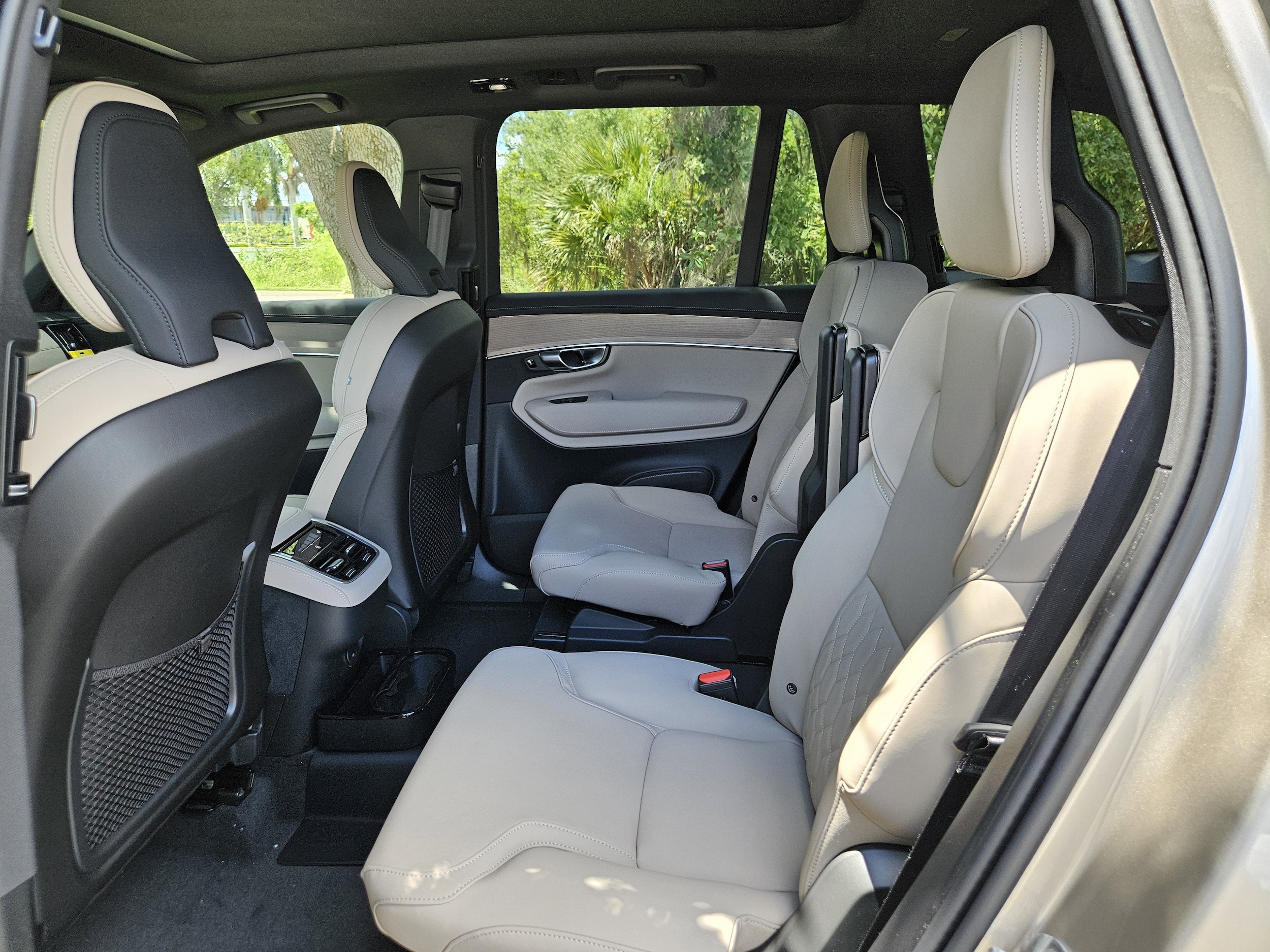 2026 Volvo XC90 Plus - Photo 18