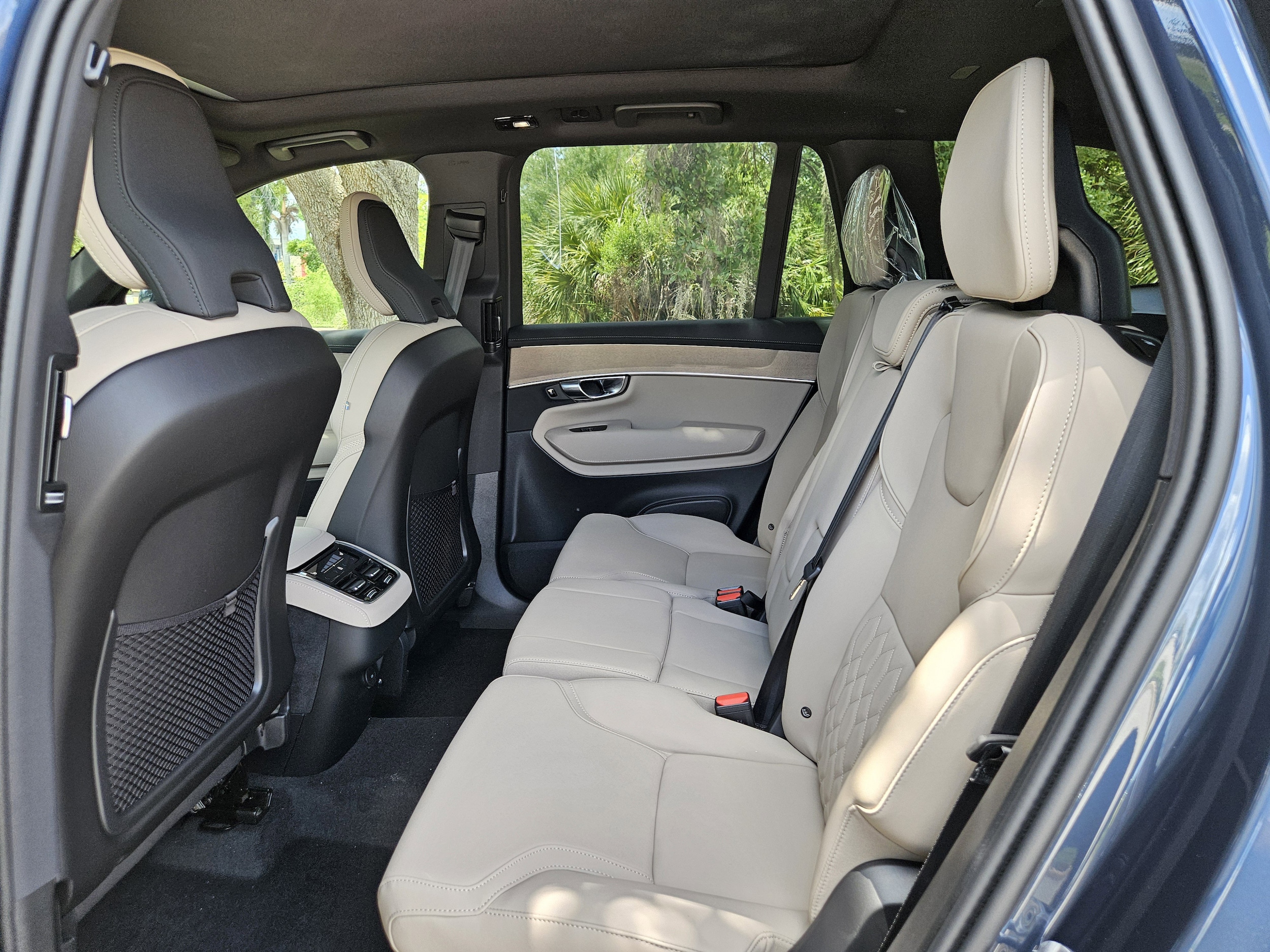 2026 Volvo XC90 Plus - Photo 18