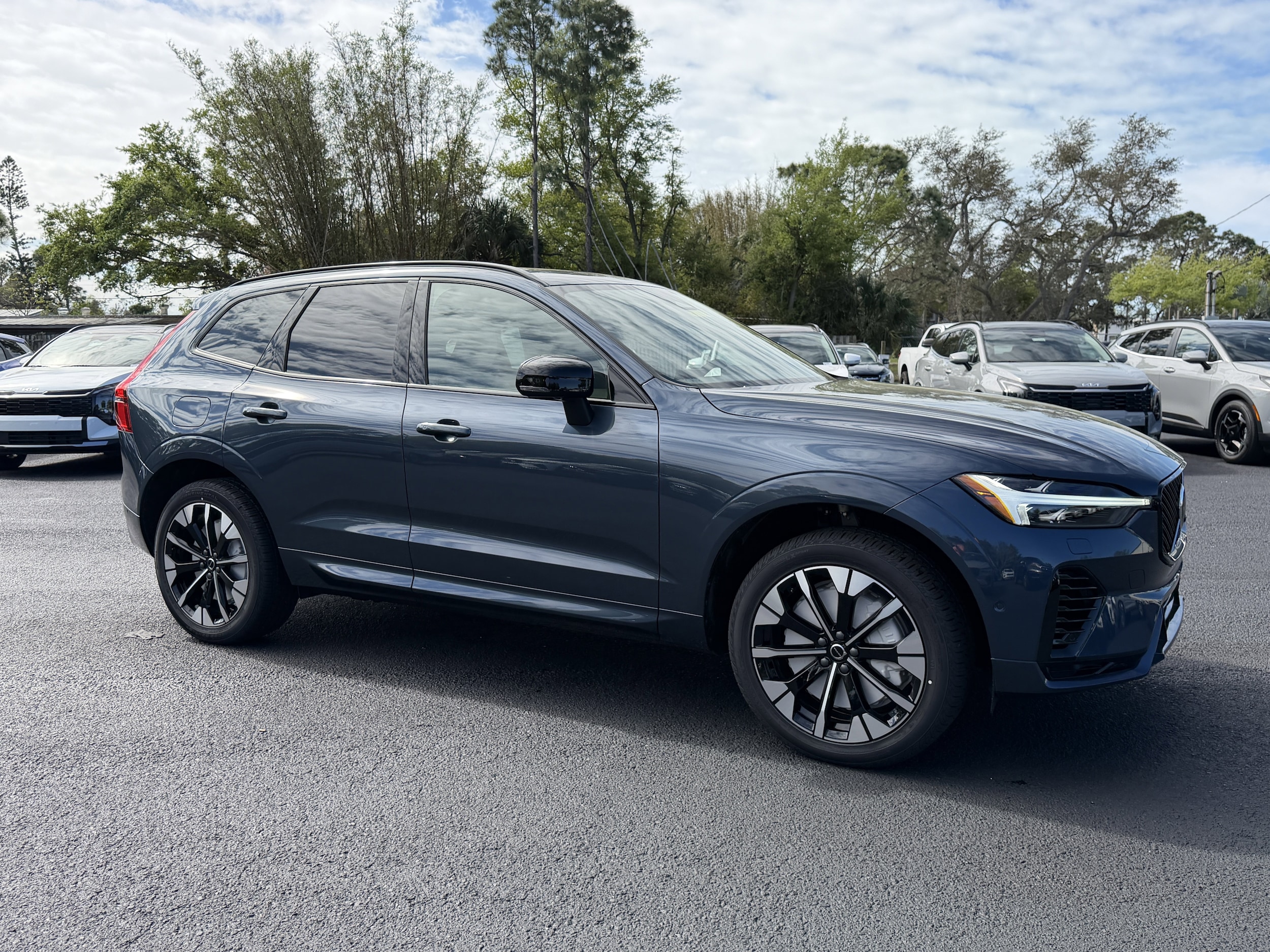 2026 Volvo XC60 plug-in hybrid SUV 