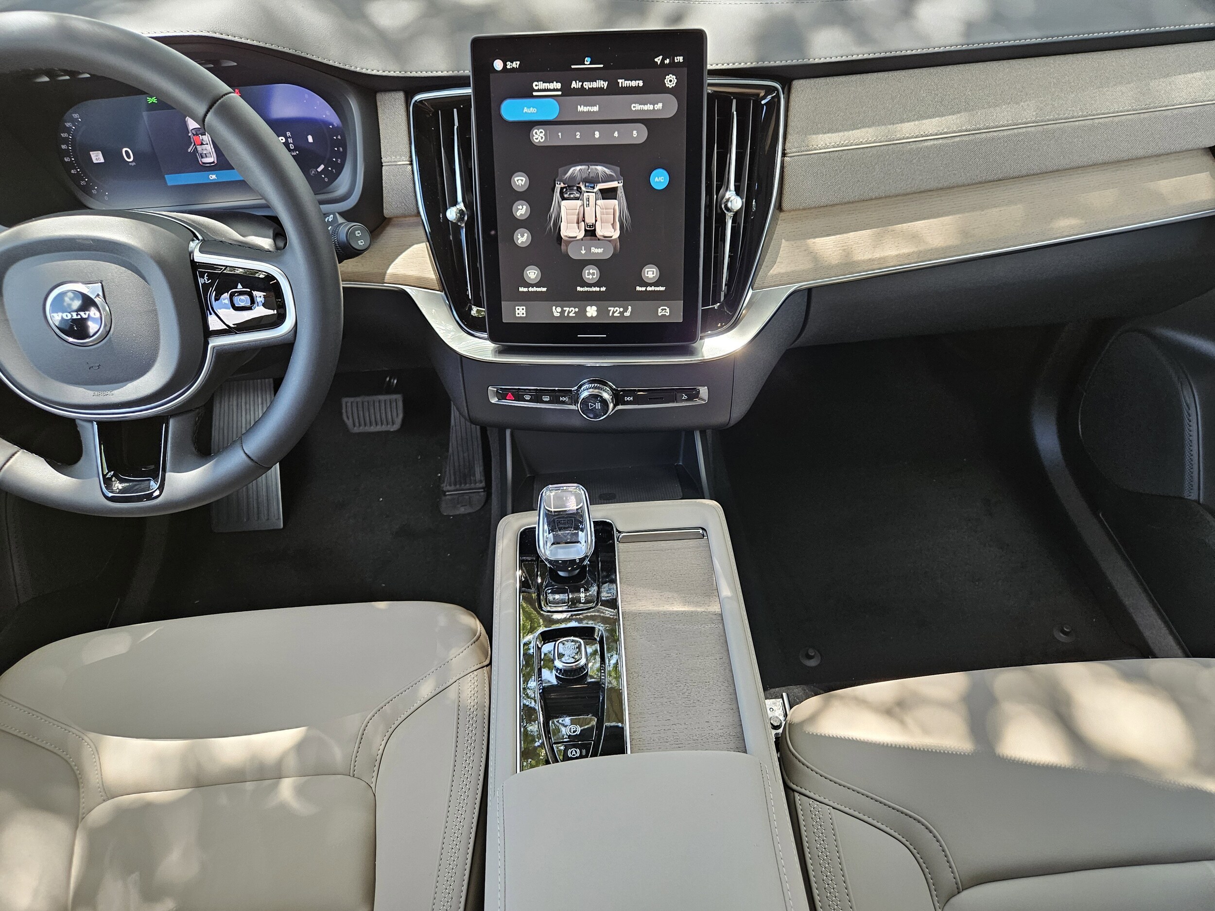 2026 Volvo XC90 Plus - Photo 16