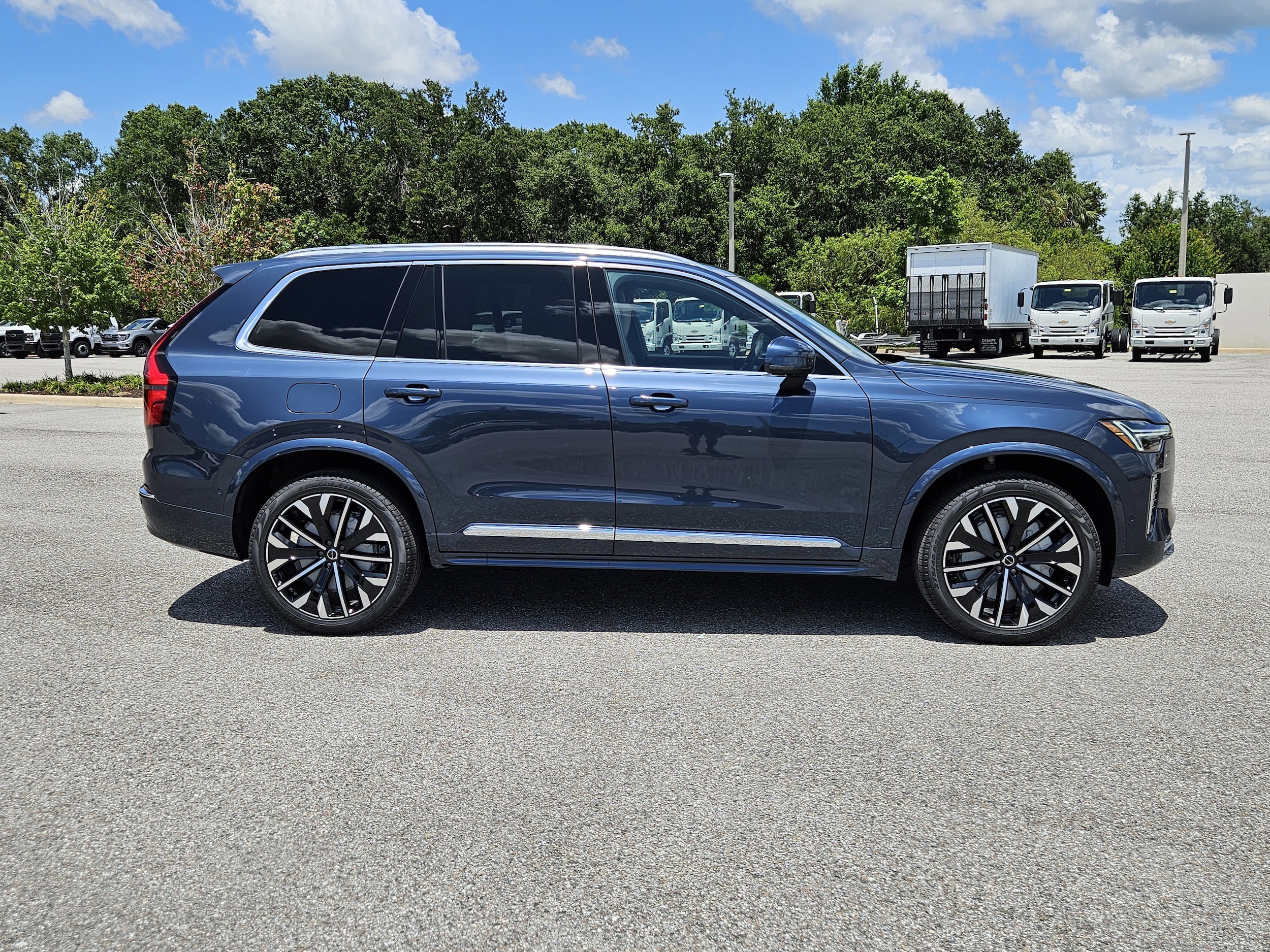 2026 Volvo XC90 Plus - Photo 8