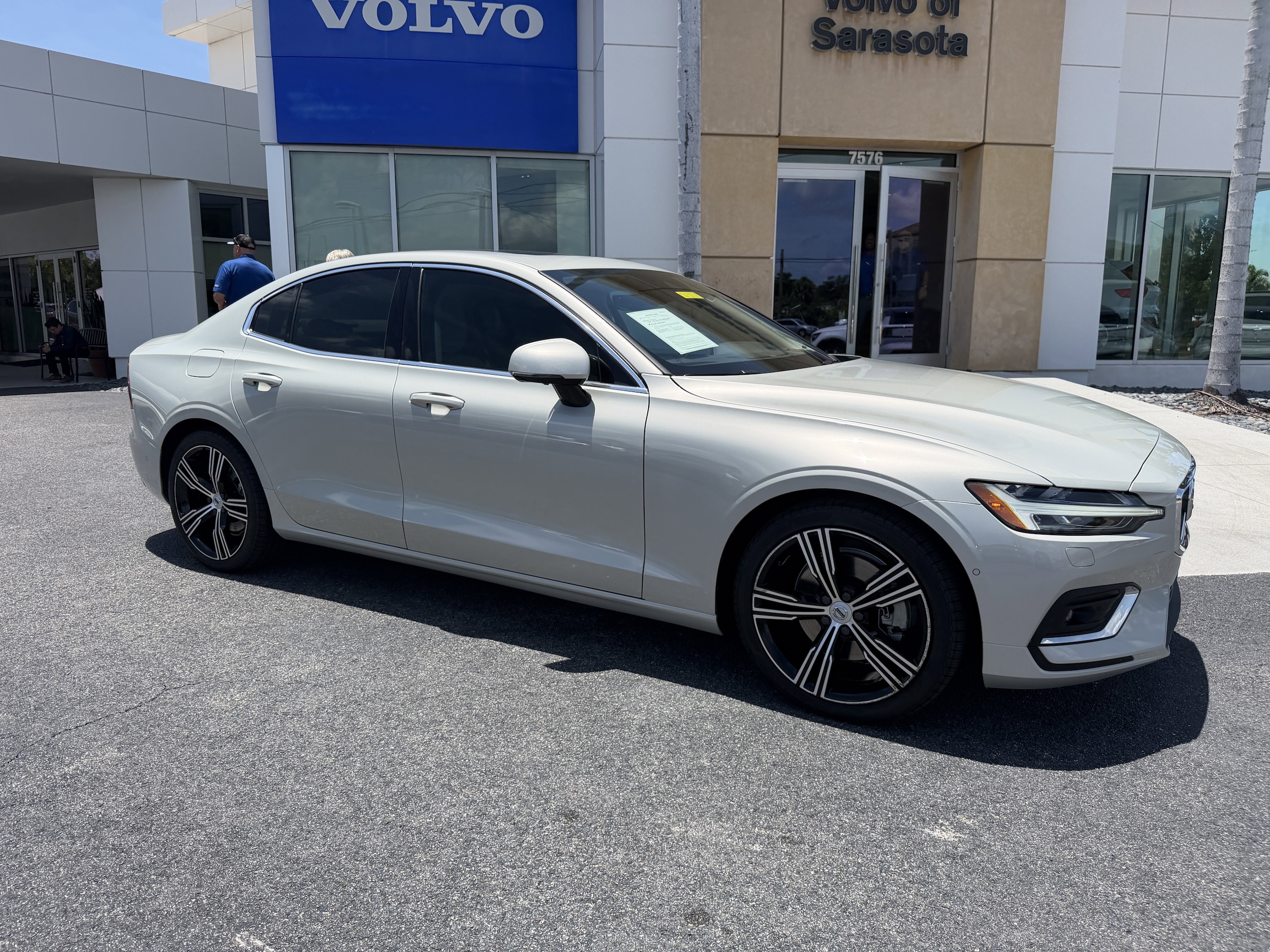 2022 Volvo S60 B5 Inscription's photo