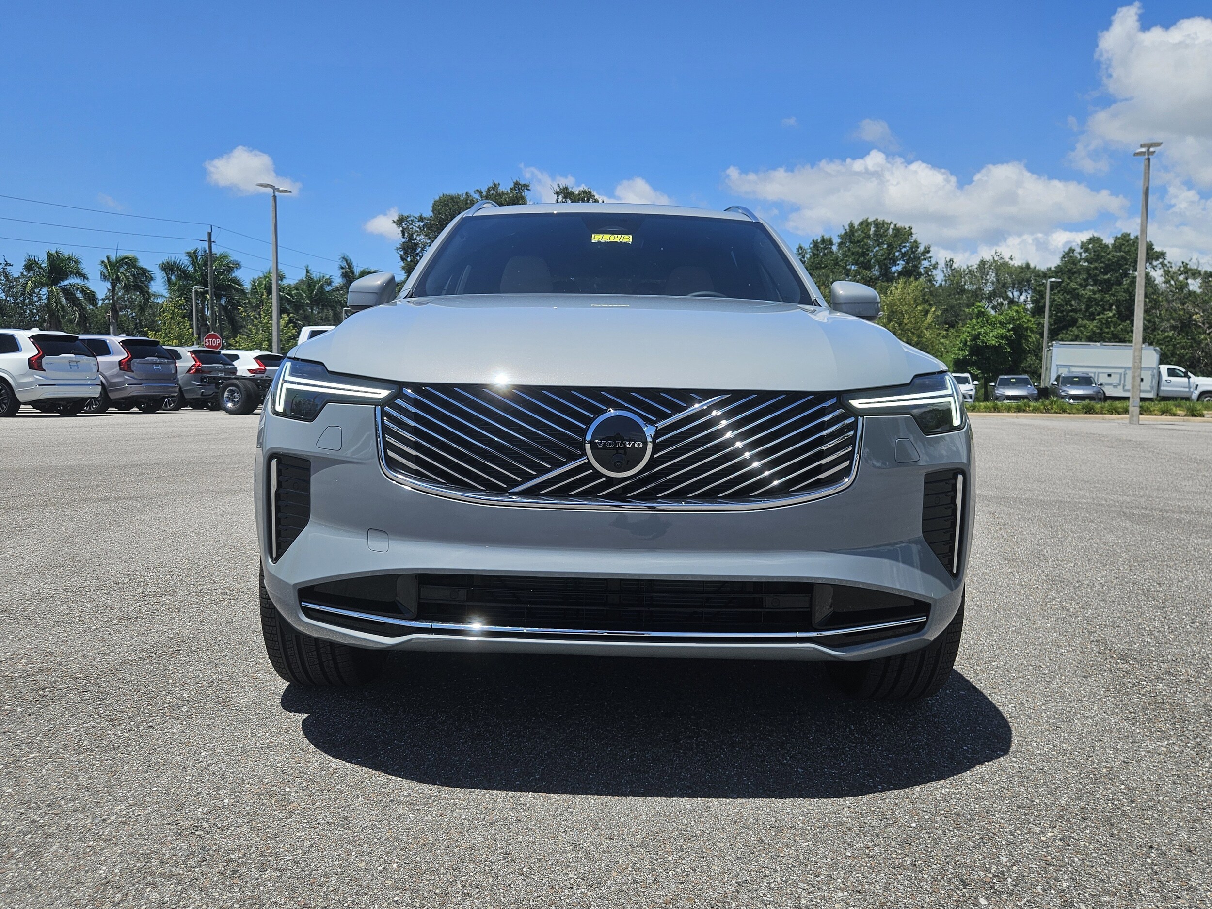 2026 Volvo XC90 Plus photo 2