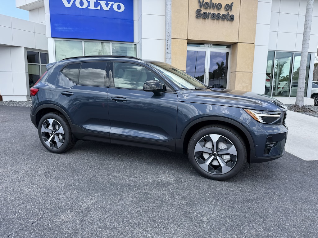 New 2026 Volvo XC40 B5 Plus SUV