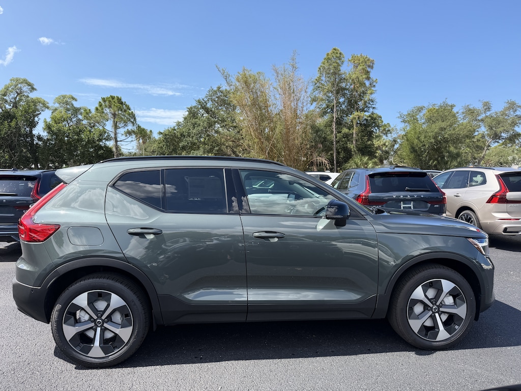 New 2026 Volvo XC40 B5 Plus SUV