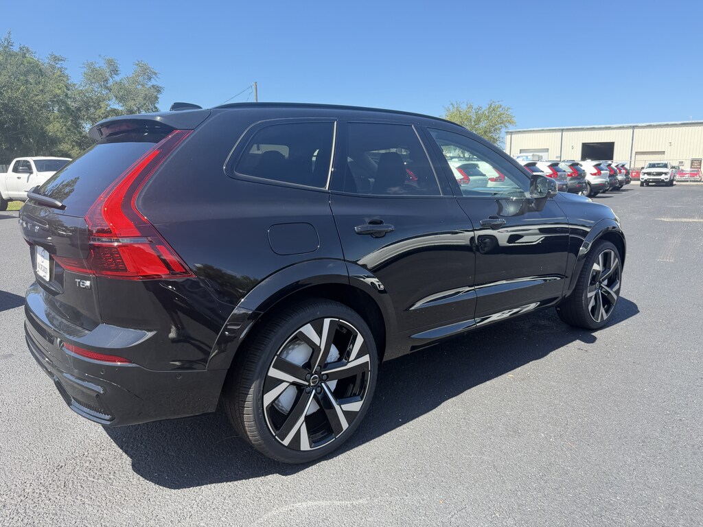 New 2026 Volvo XC60 plug-in hybrid T8 Ultra SUV