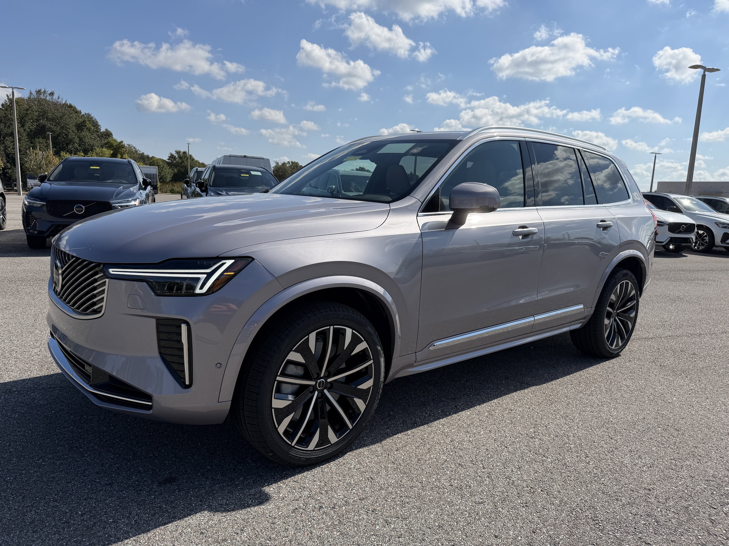 2026 Volvo XC90 Plus - Photo 7