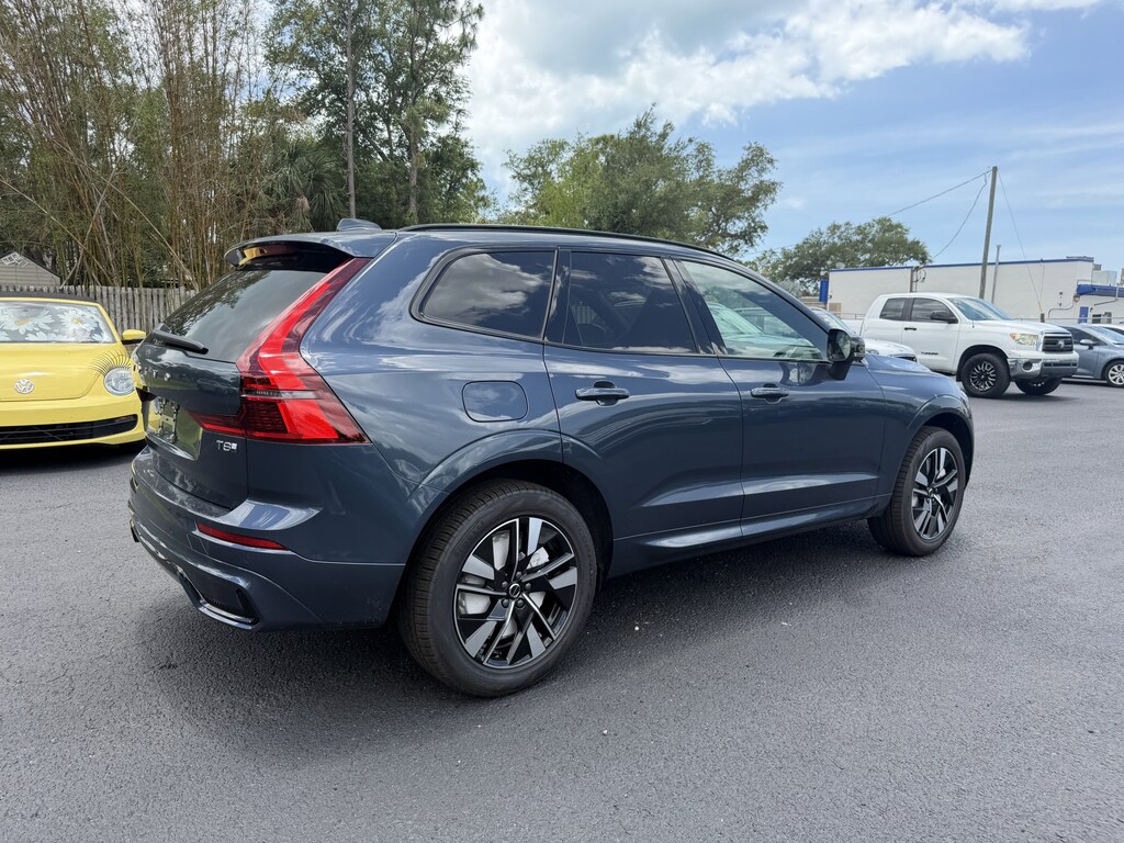 New 2026 Volvo XC60 plug-in hybrid T8 Core SUV