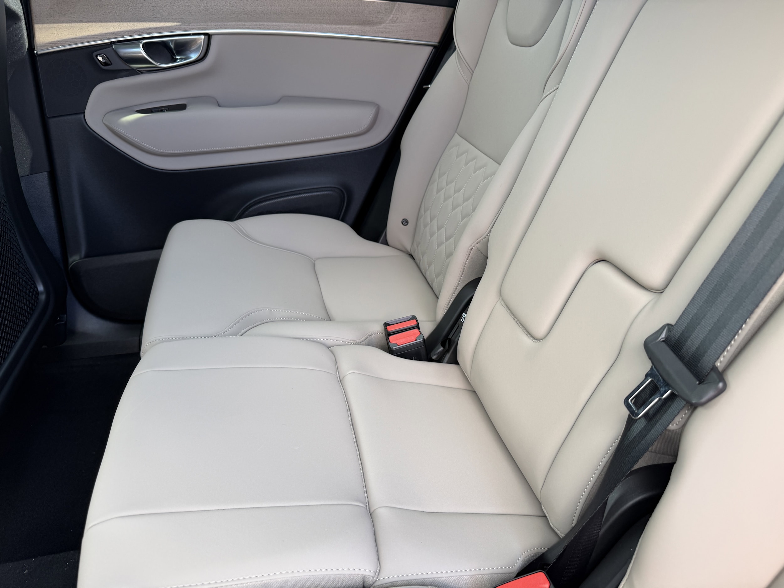 2026 Volvo XC90 Plus - Photo 15
