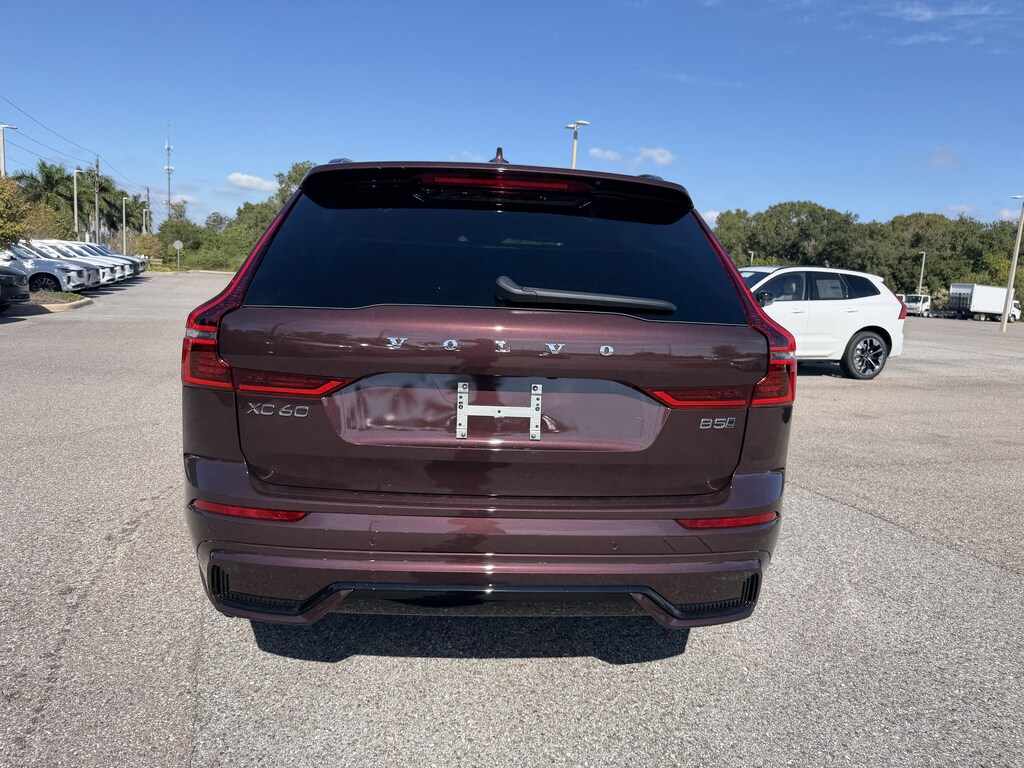 New 2026 Volvo XC60 B5 Core SUV