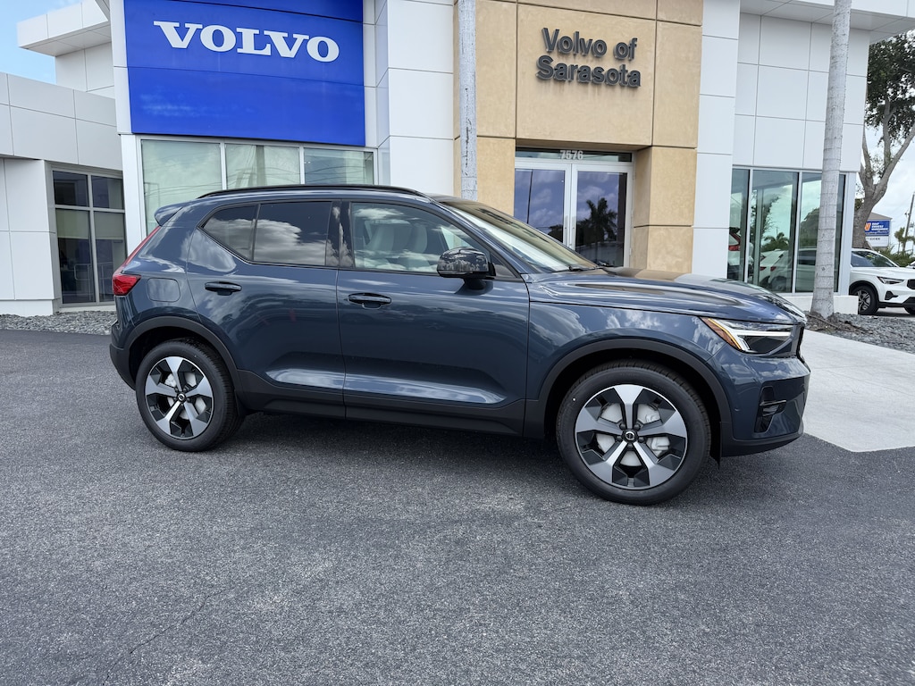 New 2026 Volvo XC40 B5 Plus SUV