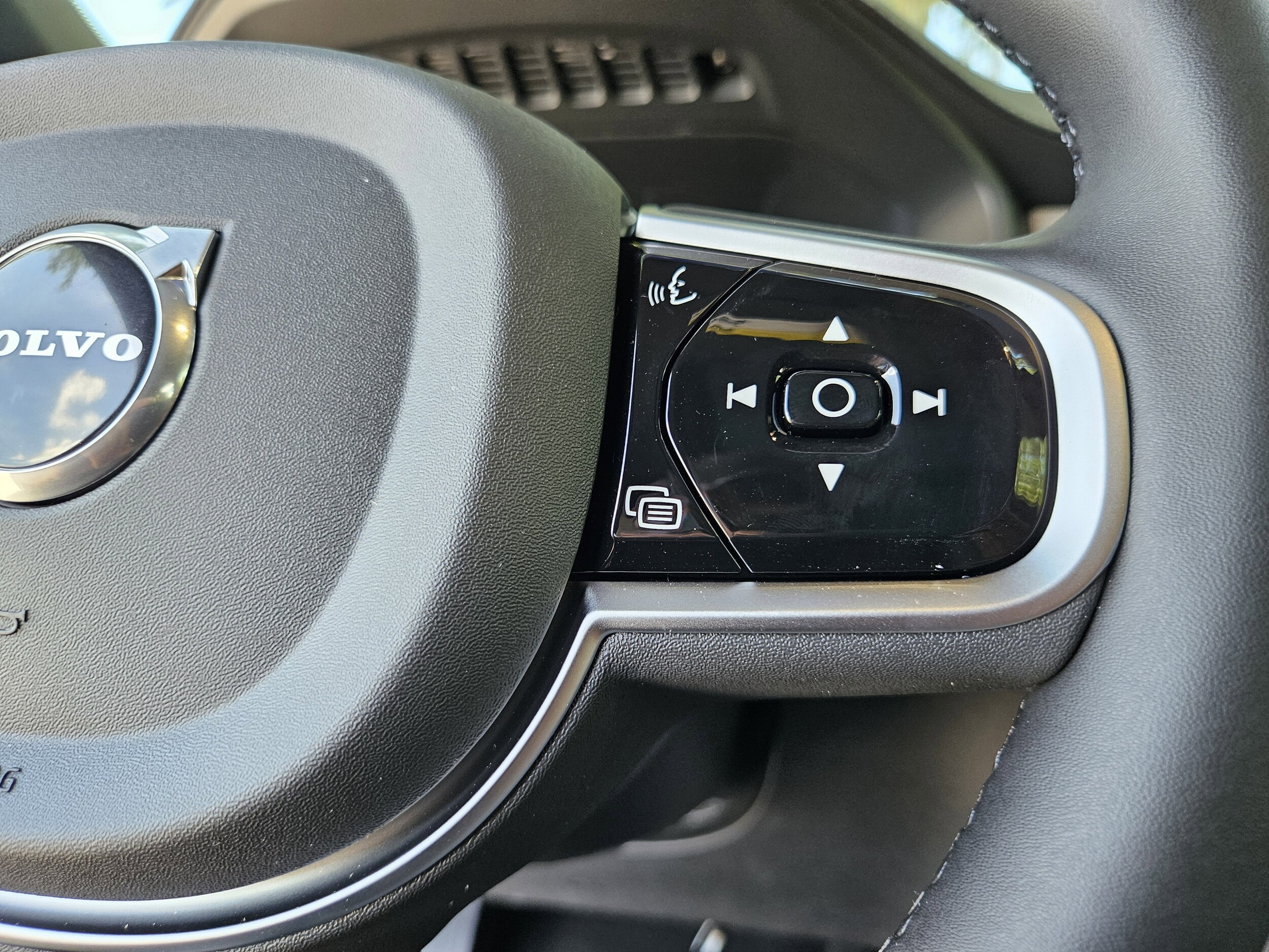 2026 Volvo XC90 Plus - Photo 34