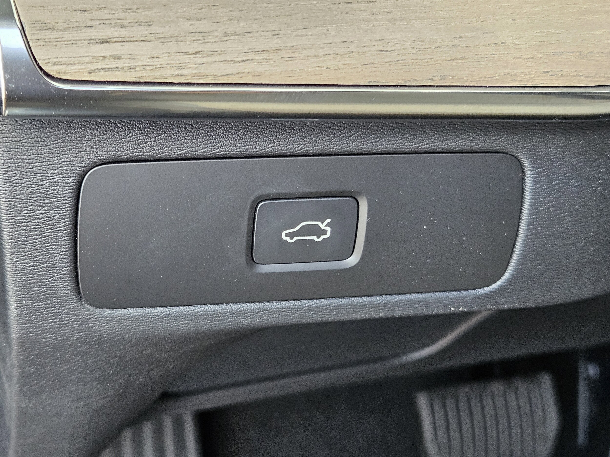 2026 Volvo XC90 Plus - Photo 23