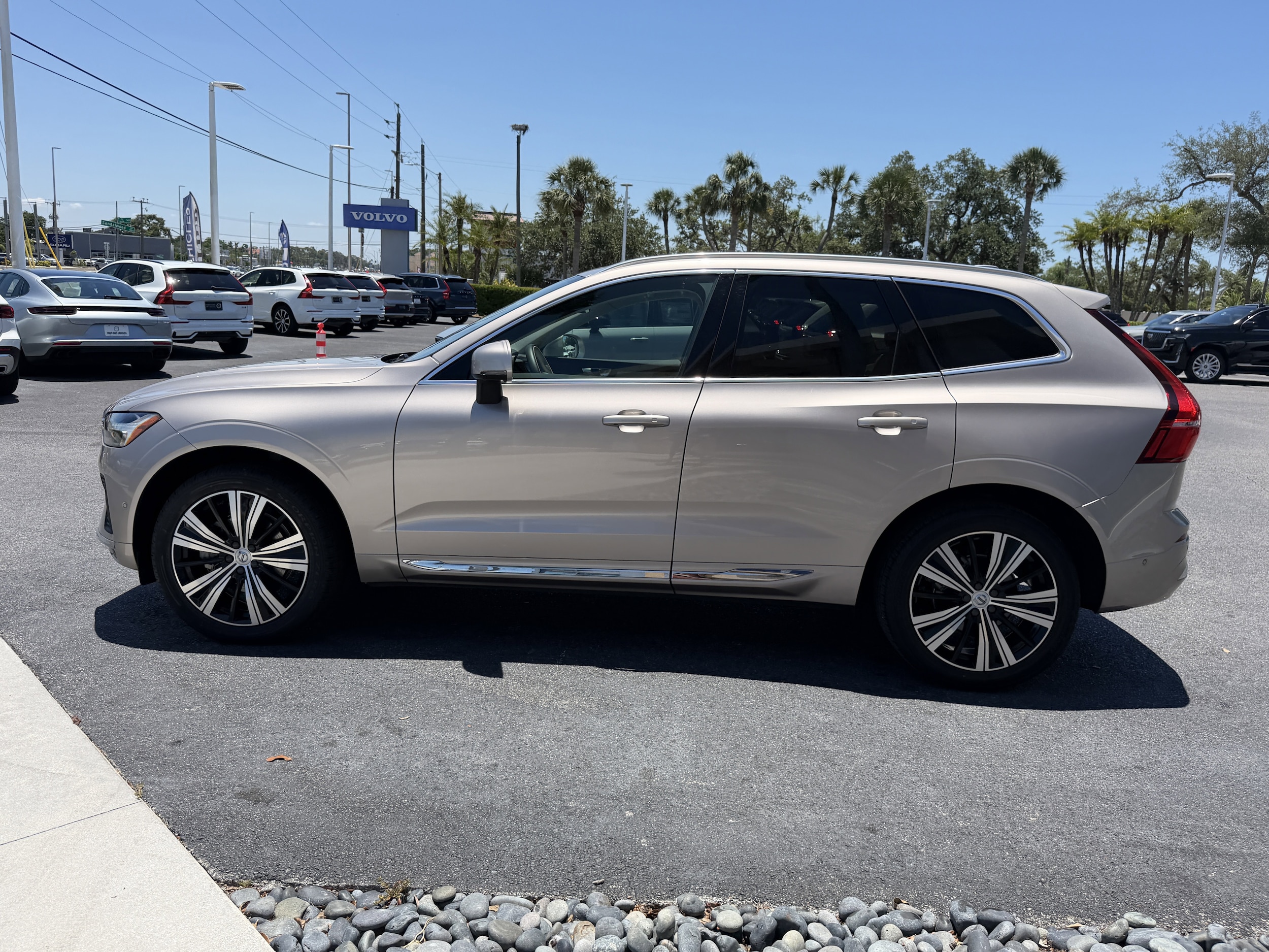 2023 Volvo XC60 Plus - Photo 6