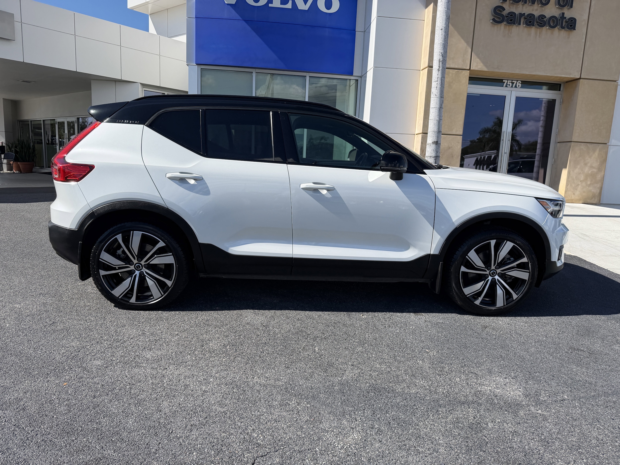 Used 2021 Volvo XC40 Recharge with VIN YV4ED3UR9M2524355 for sale in Sarasota, FL