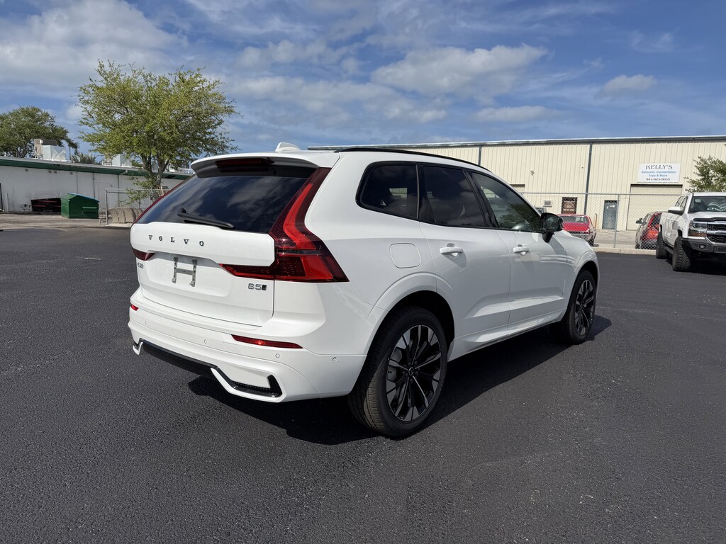 New 2026 Volvo XC60 B5 Plus SUV