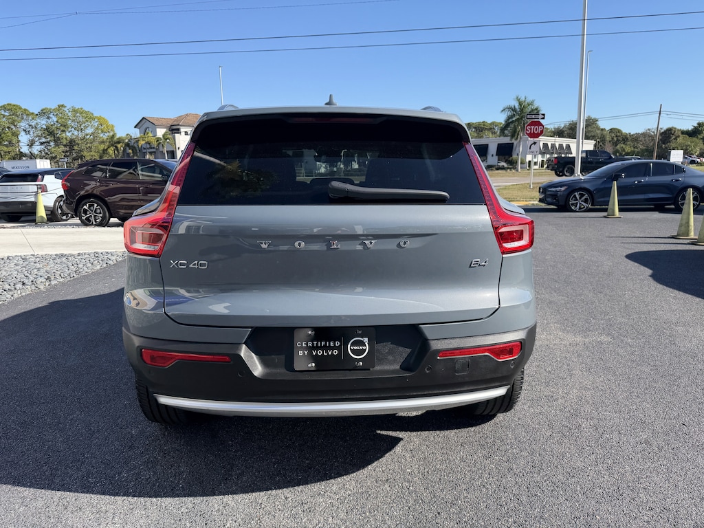 Certified 2023 Volvo XC40 B4 Core SUV