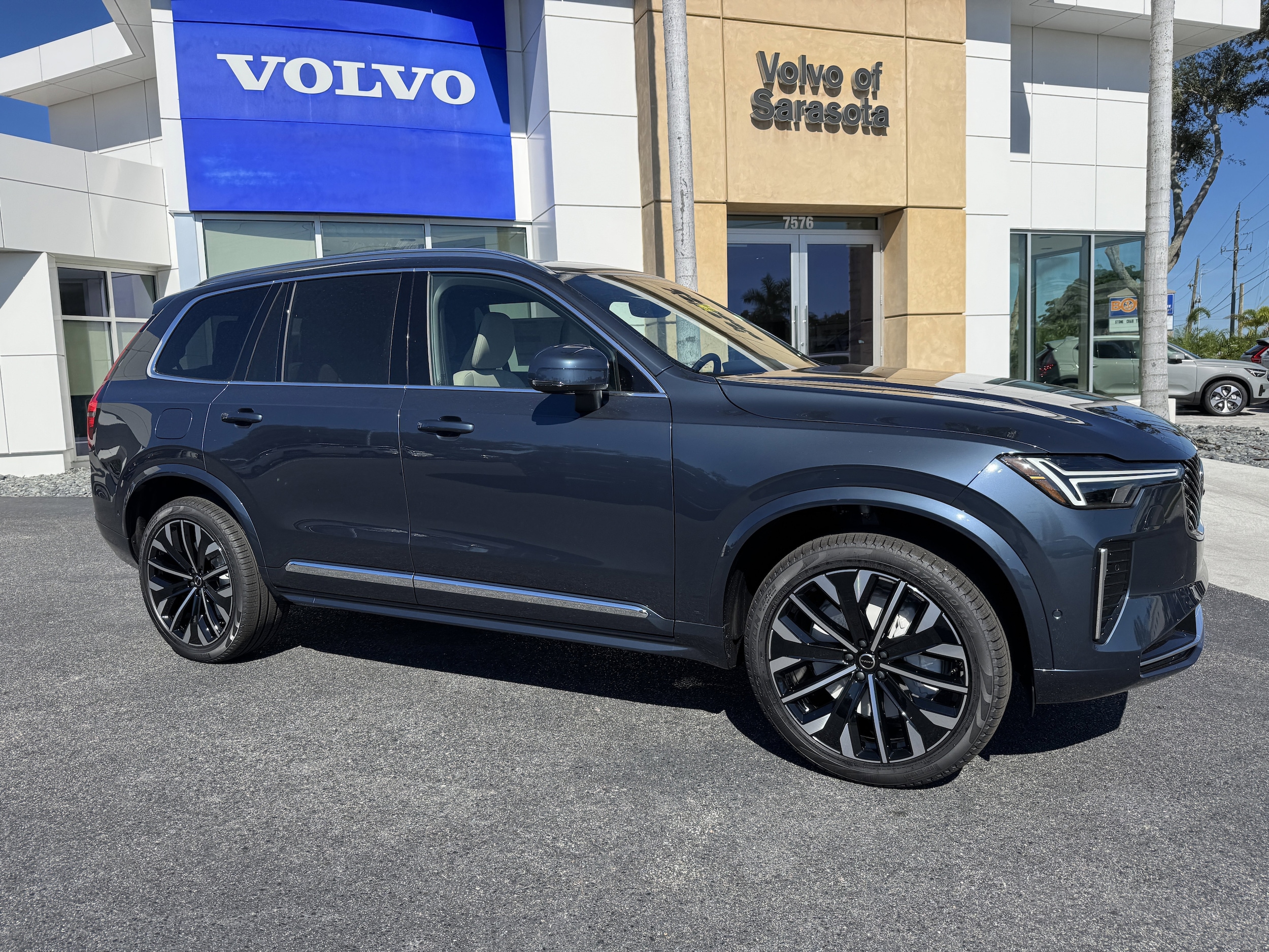 2026 Volvo XC90 Plus's photo