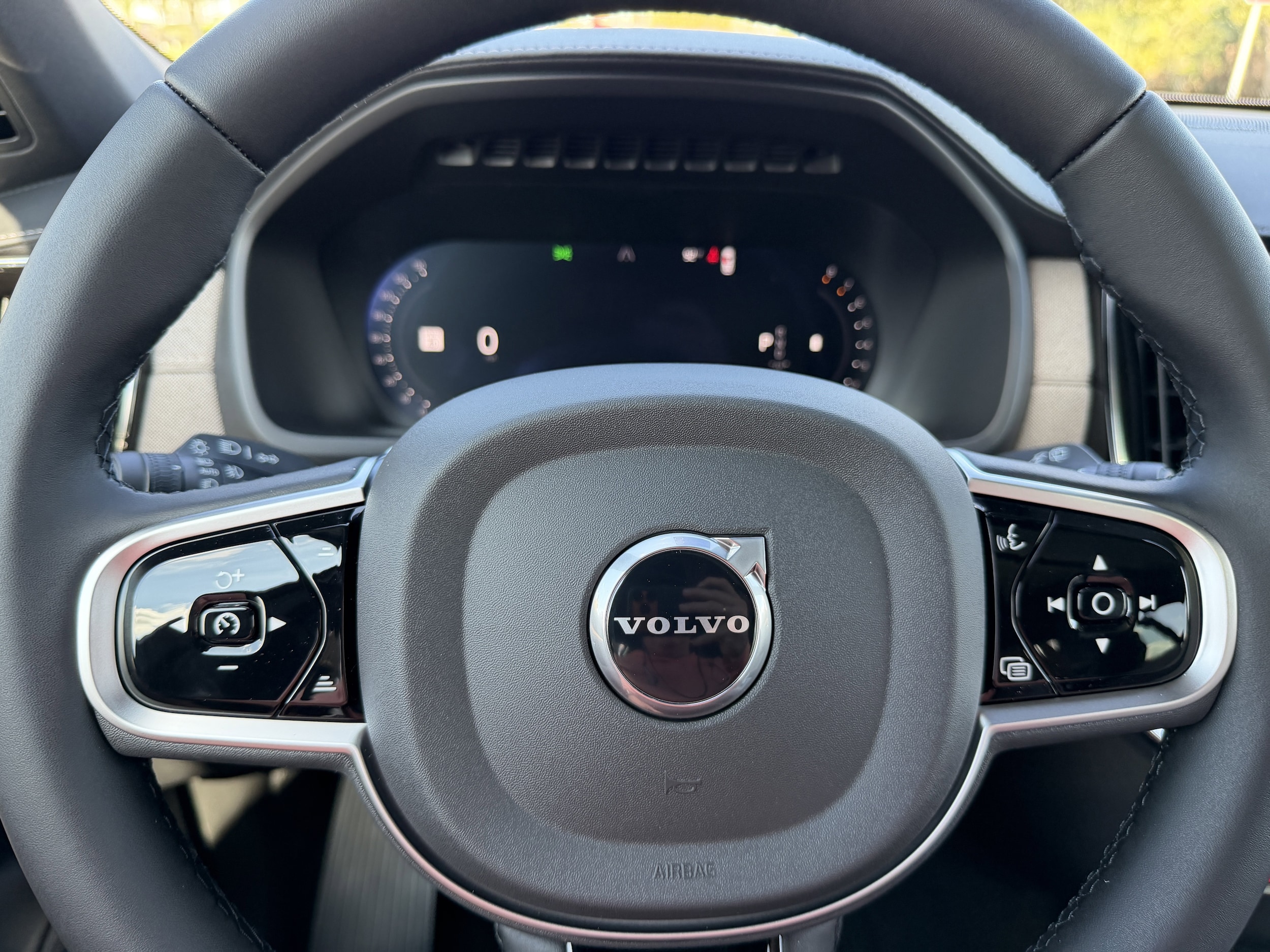 2026 Volvo XC90 Plus - Photo 24