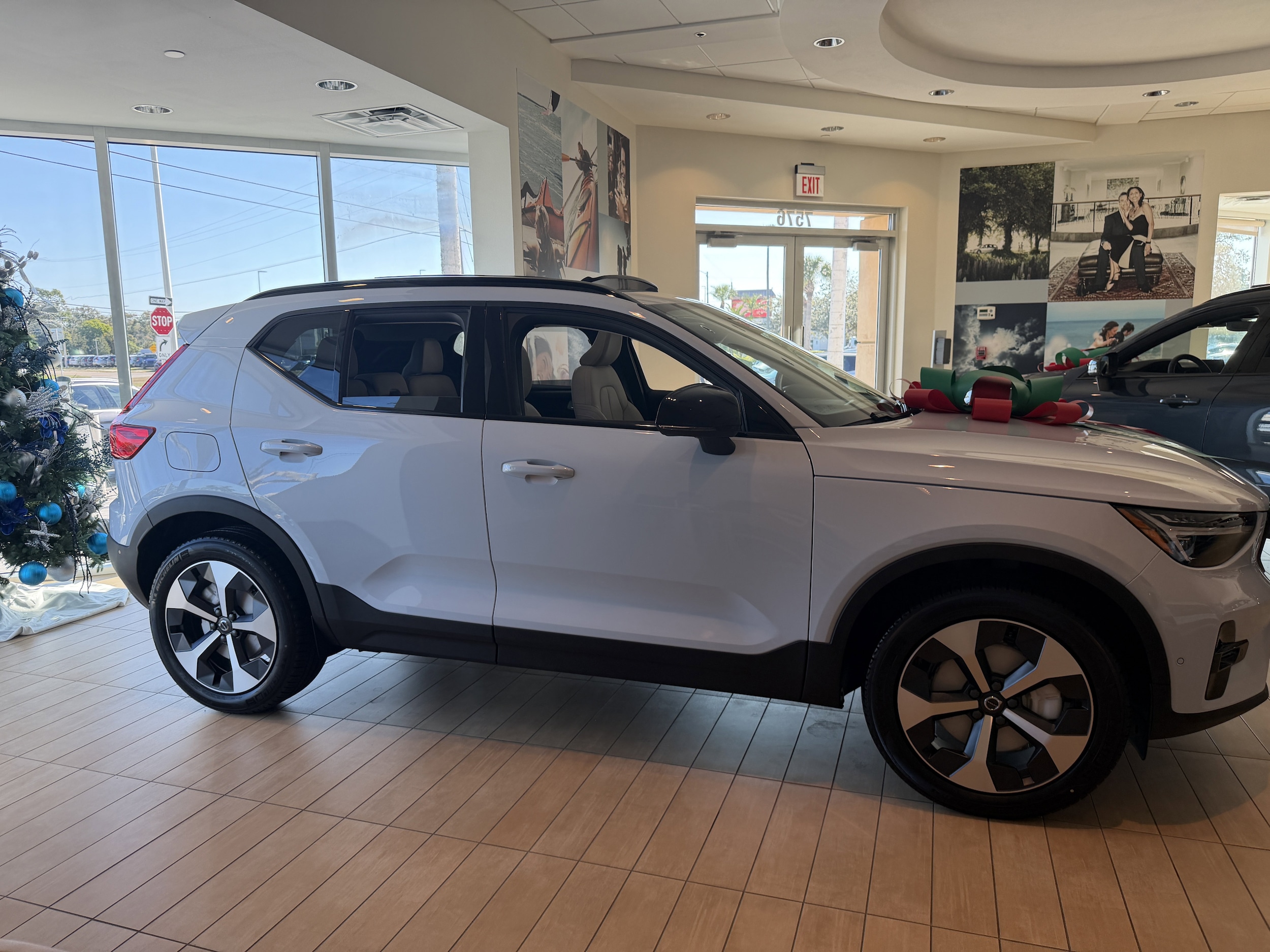 2026 Volvo XC40 Plus's photo