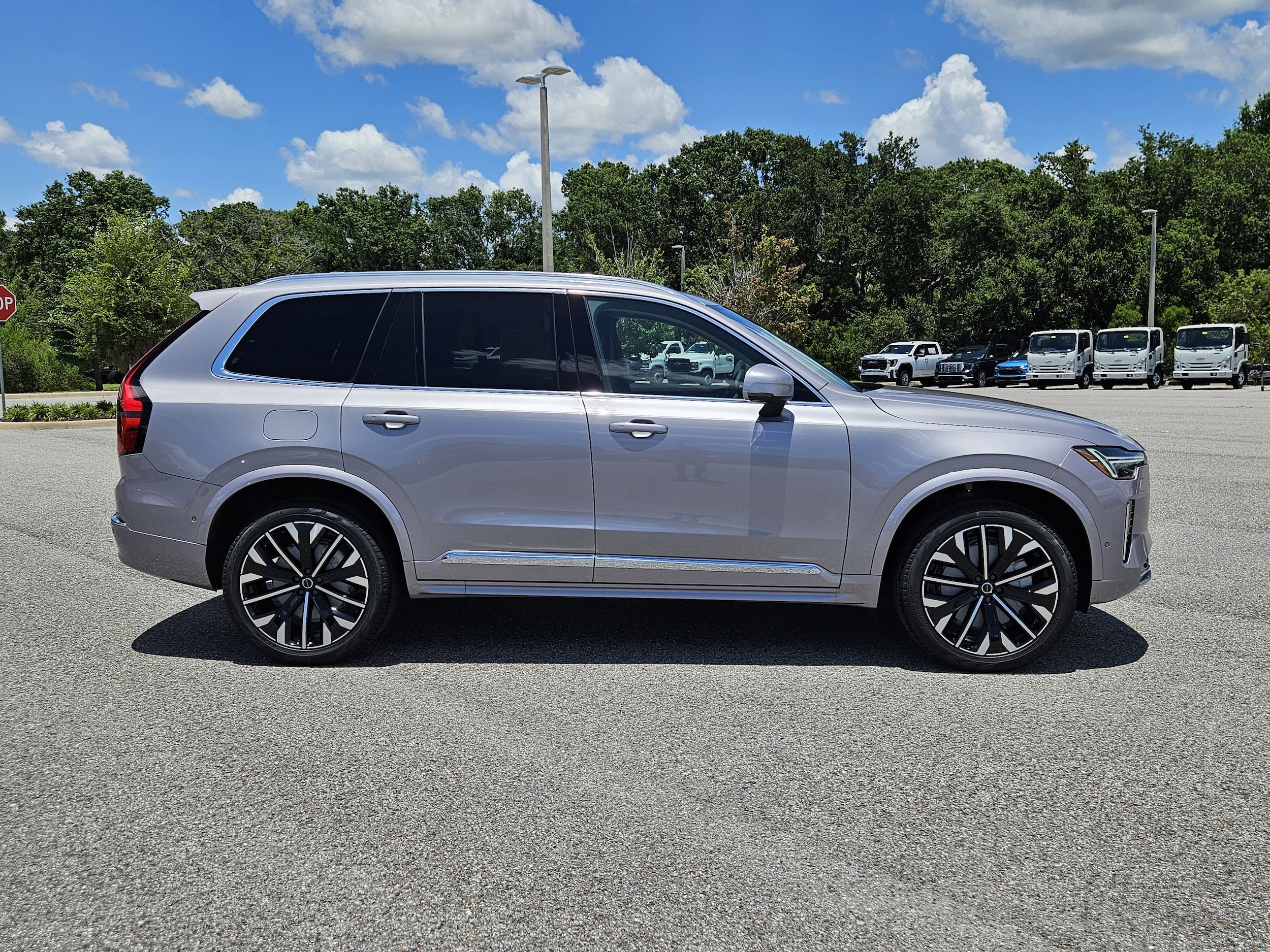 2026 Volvo XC90 Plus - Photo 8
