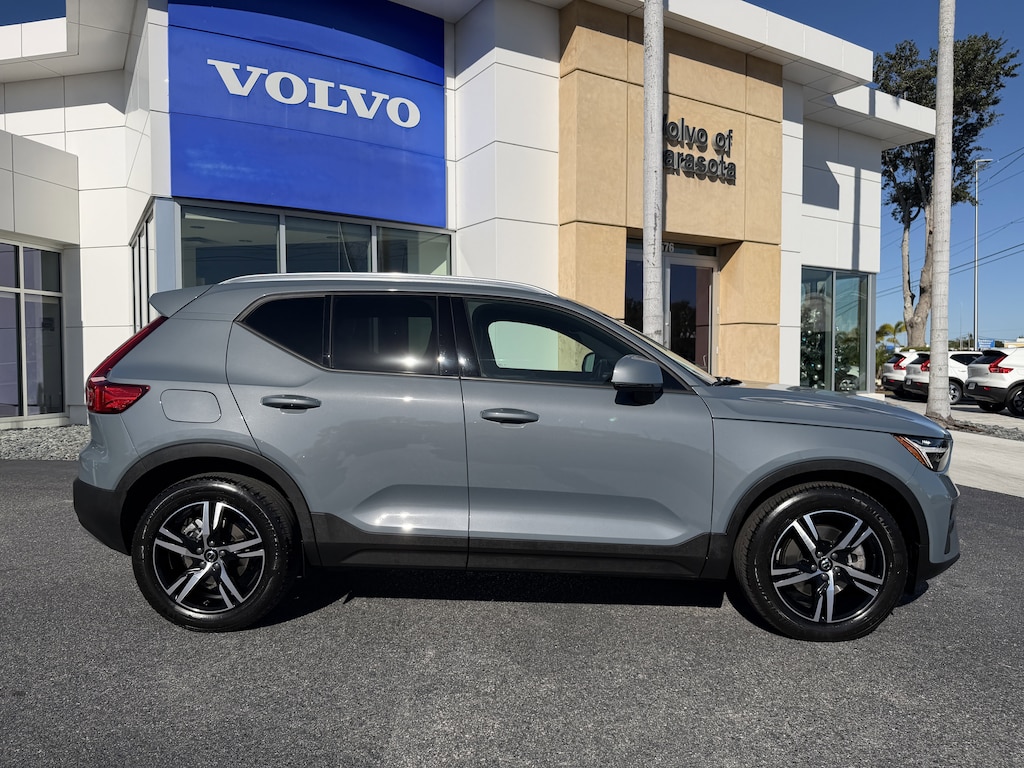 Certified 2023 Volvo XC40 B4 Core SUV